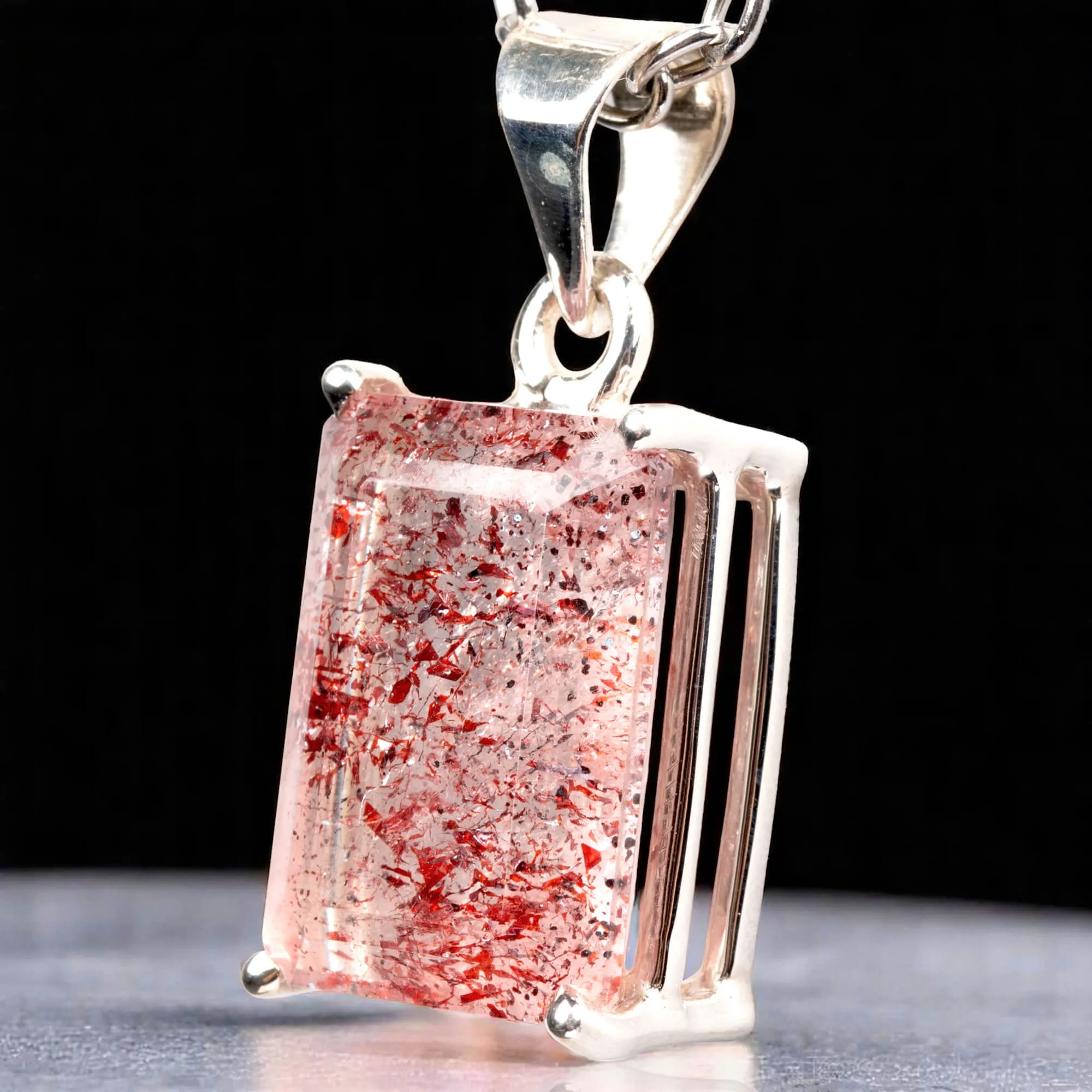 Ciondolo in Argento con Quarzo Fragola – Inclusioni Naturali.