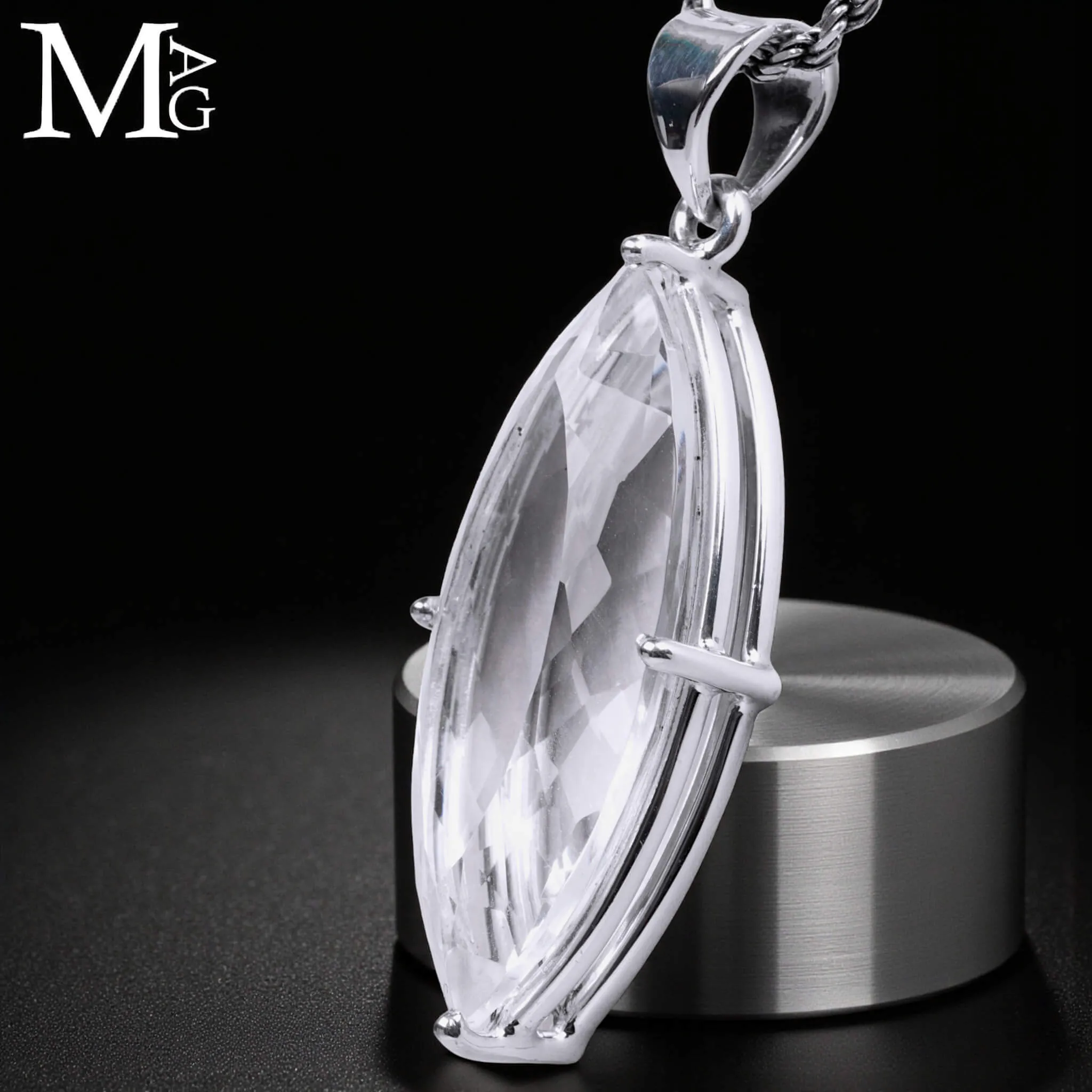 Ciondolo in argento con Quarzo Ialino taglio Marquise