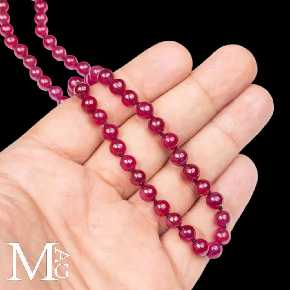 Collana di Rubini: Eleganza di Sfere Birmane.