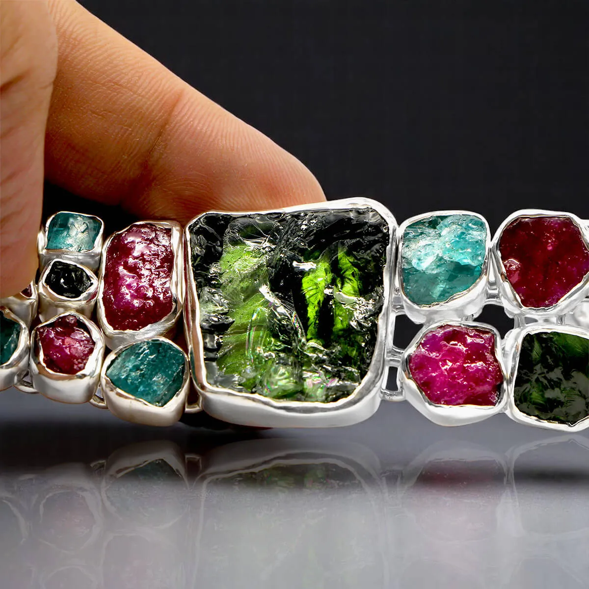 Bracciale in Argento con Quarzo Verde, Apatite Blu e Rubino.