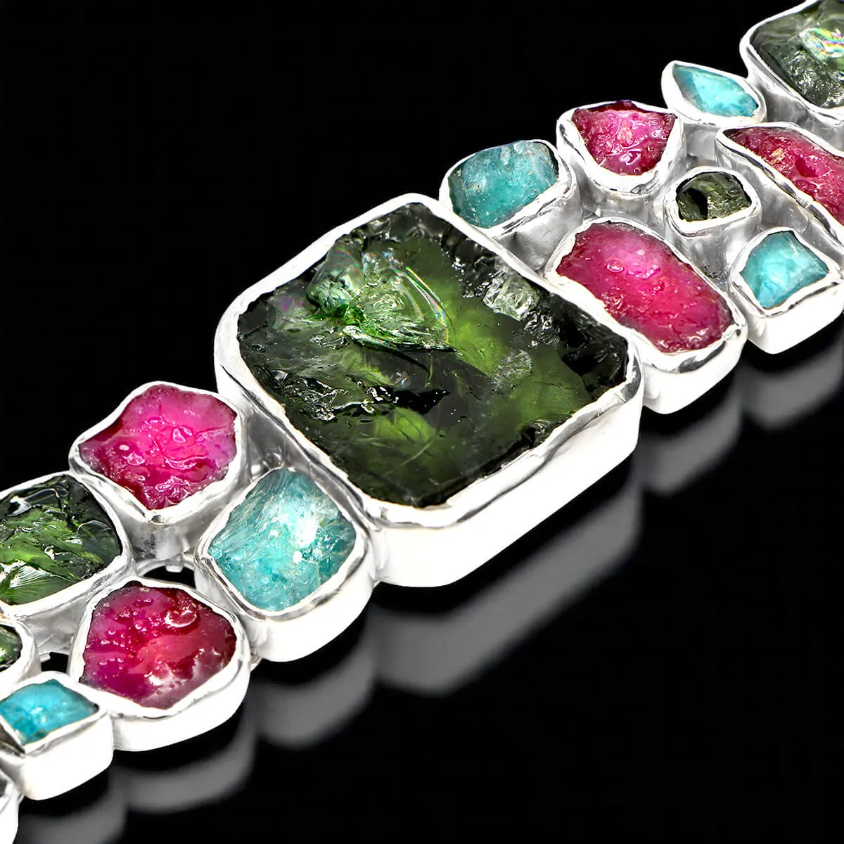 Bracciale in Argento con Quarzo Verde, Apatite Blu e Rubino.