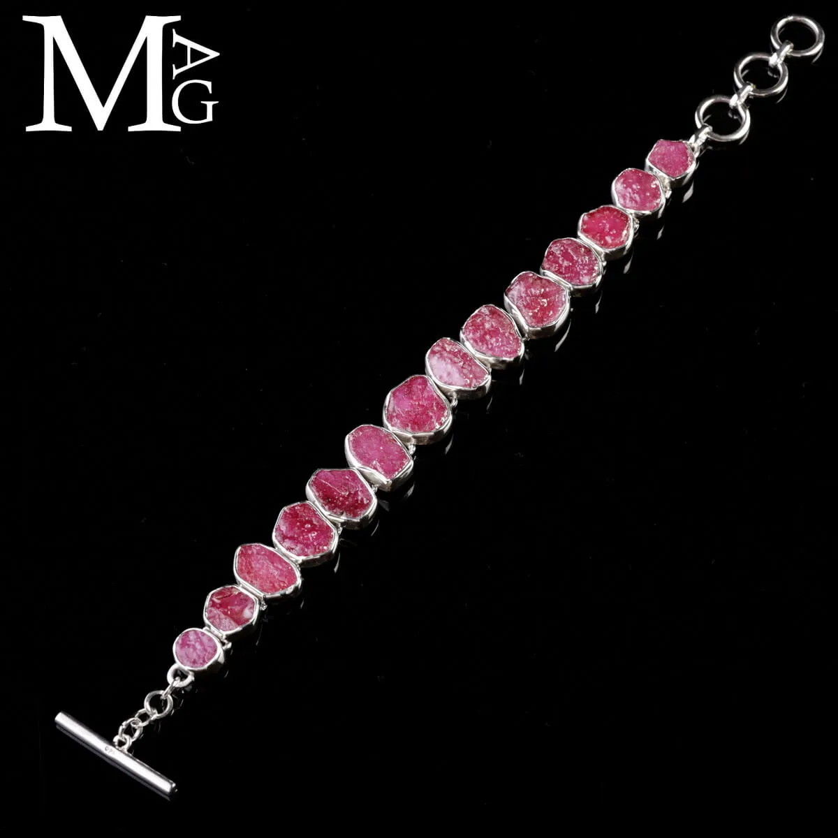 Bracciale in argento con gemme naturali di rubino.