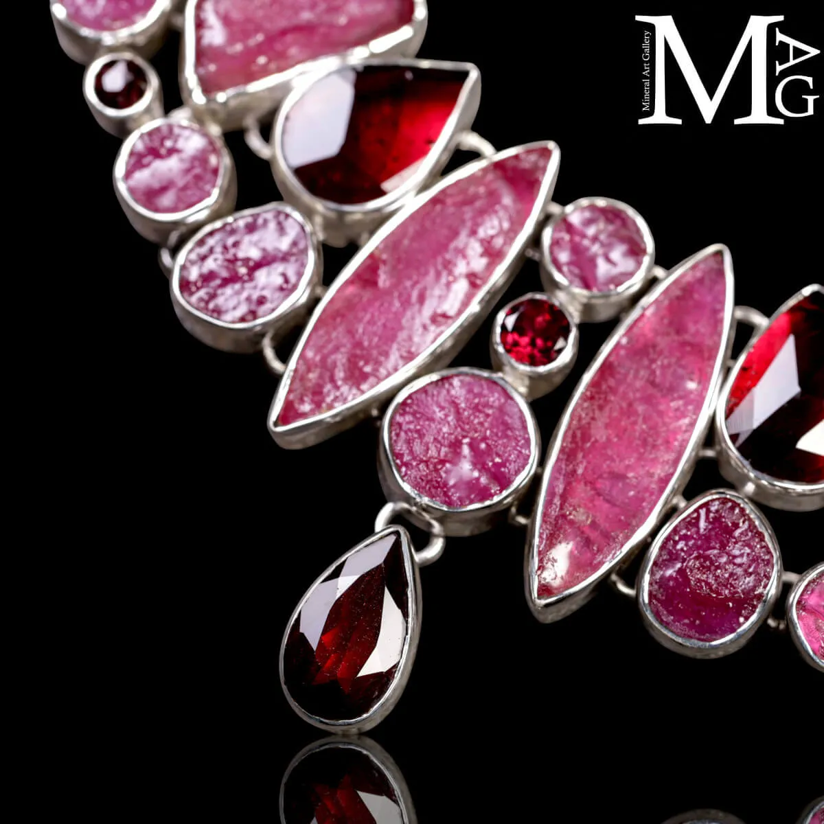 Collier - Gioiello Scultoreo con Rubini Grezzi
