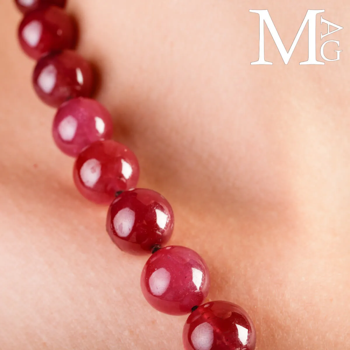 Collana in Rubini Naturali – 35 Sfere “Sangue di Piccione”.