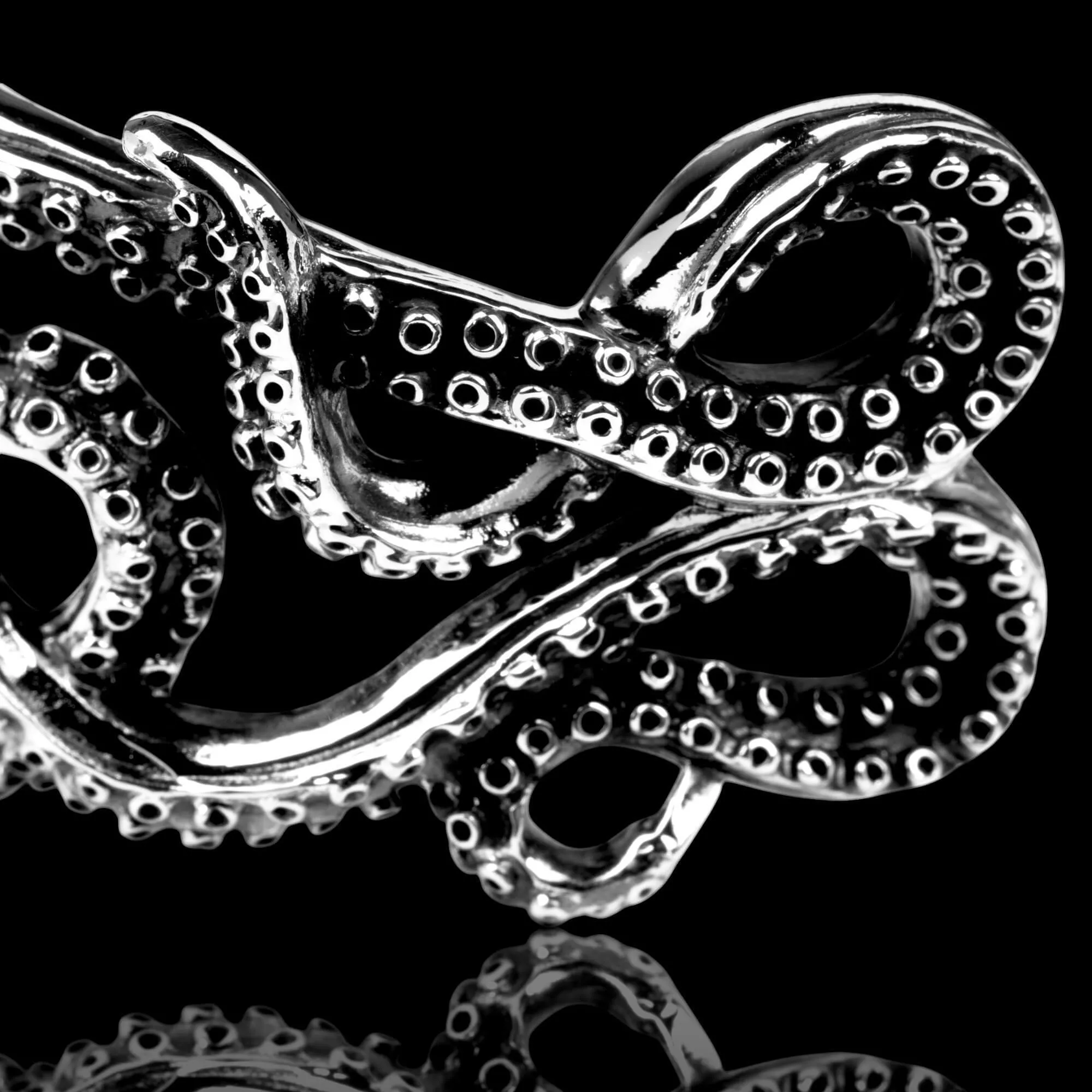 Bracciale in argento 925 a forma di polpo con dettagli realistici.