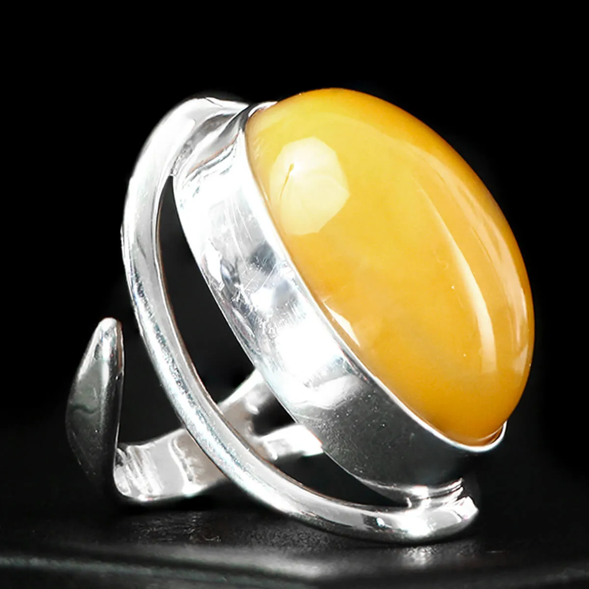 Anello in Ambra