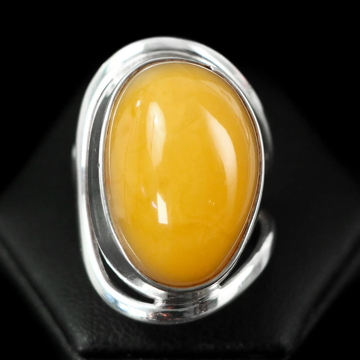 Anello in Ambra