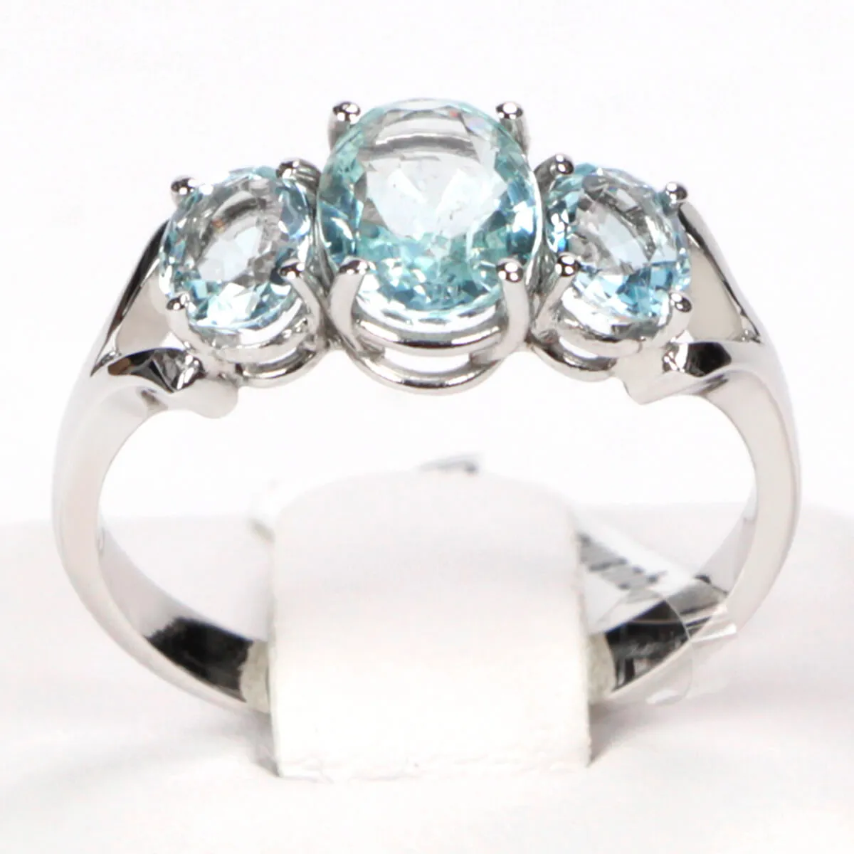 Anello Oro Bianco Acquamarina