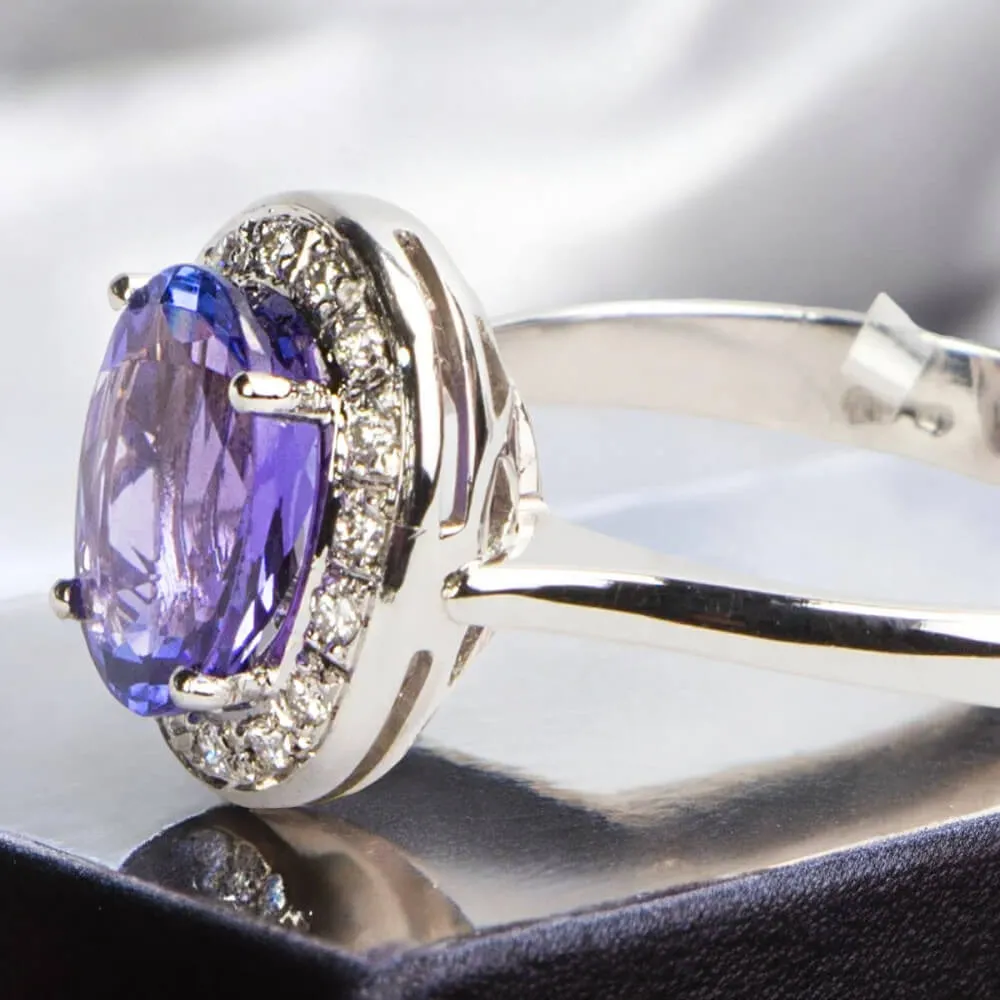 Anello Oro Bianco Tanzanite e Diamanti