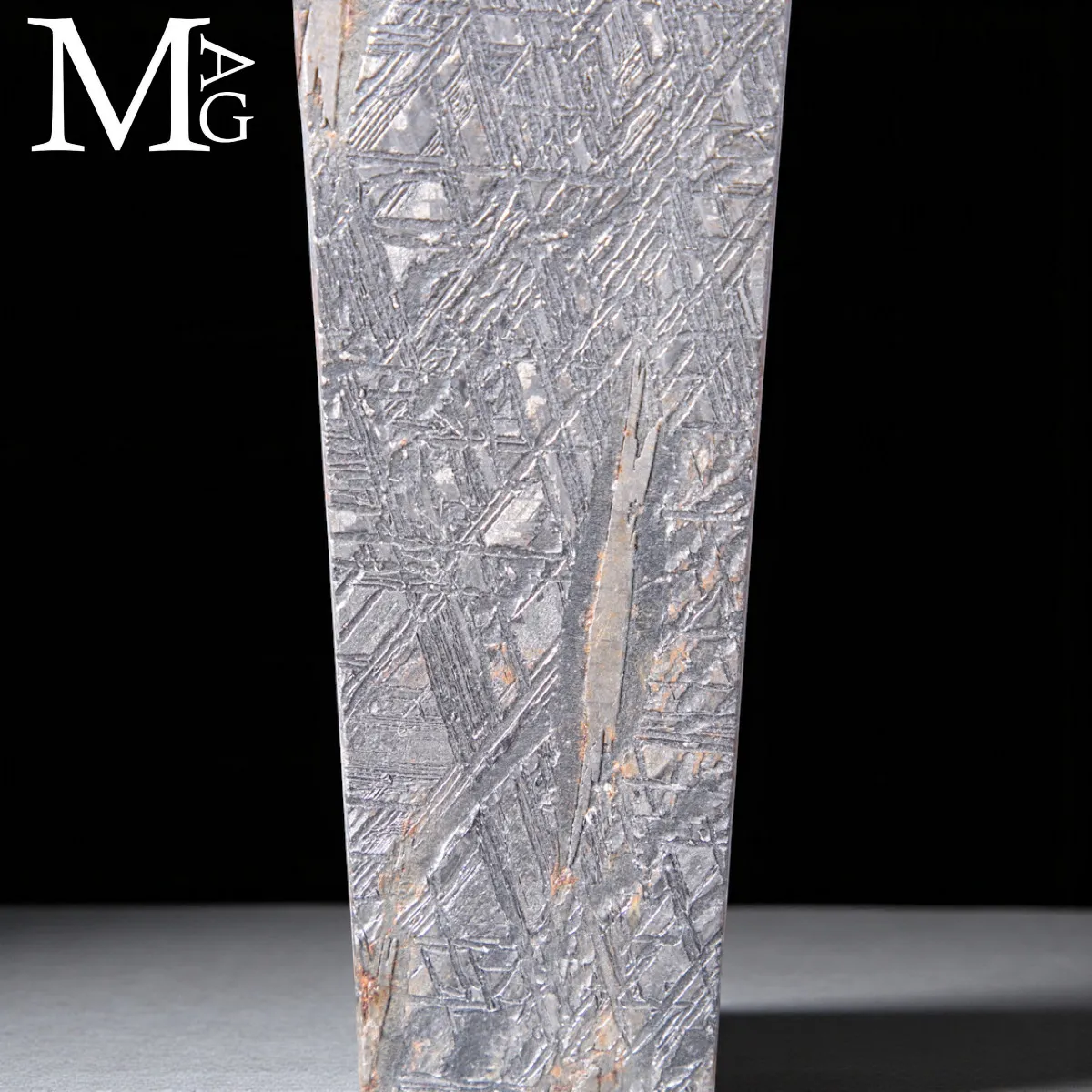 Lastra di meteorite Aletai – Geometria cosmica impressa nel ferro