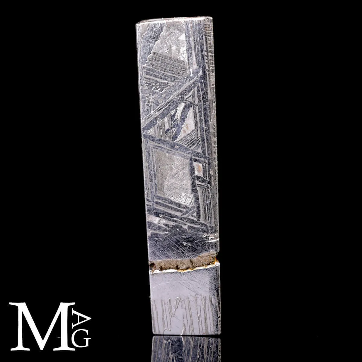 Meteorite Aletai – Sezione lucidata con trame Widmanstätten.