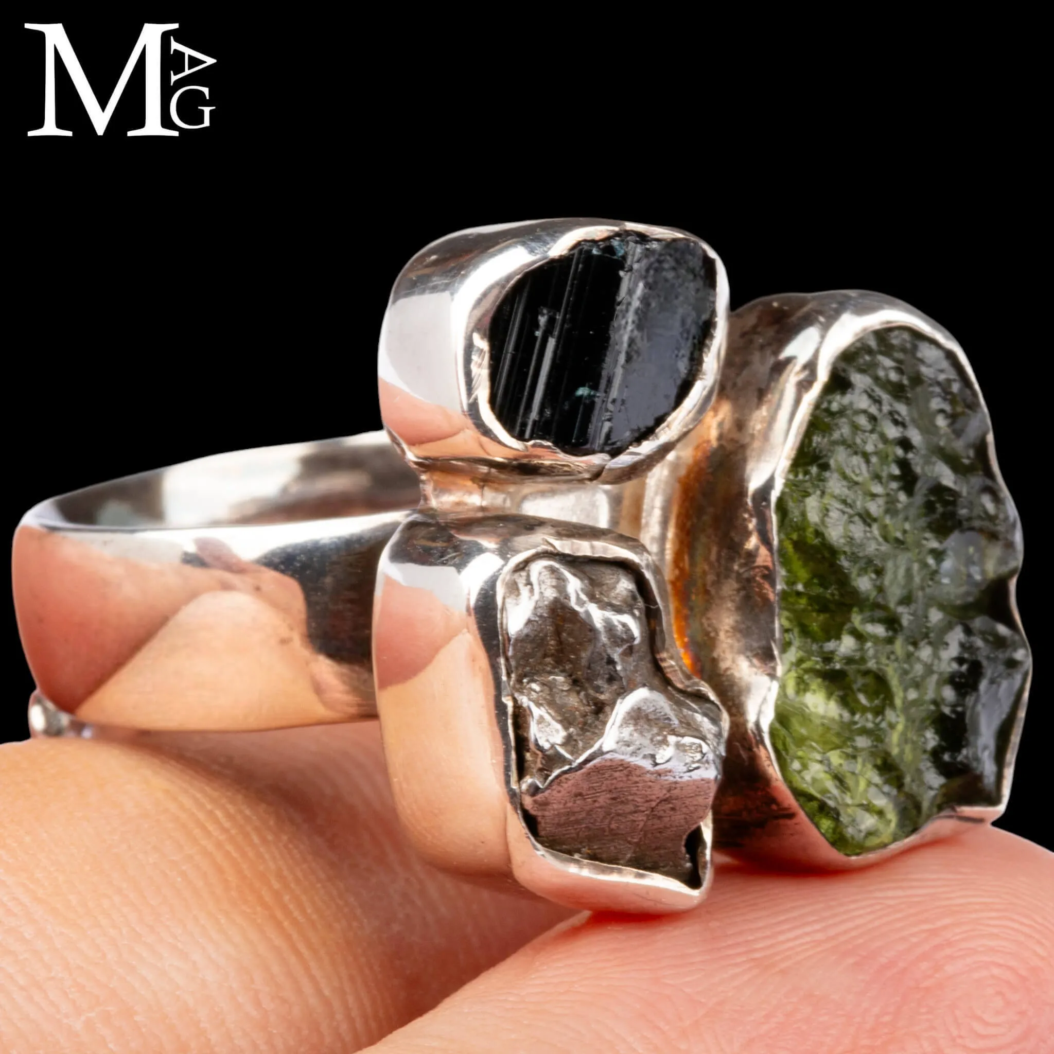 Anello in Argento con Moldavite, Meteorite Campo del Cielo e Tormalina Nera