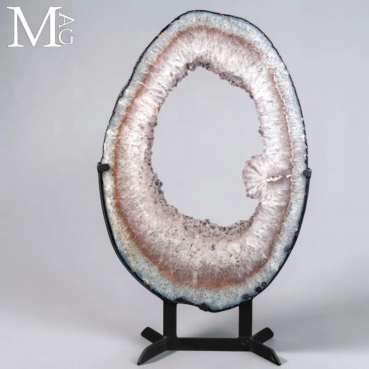 Sezione di Geode con Cristalli di Quarzo e Ametista – Brasile