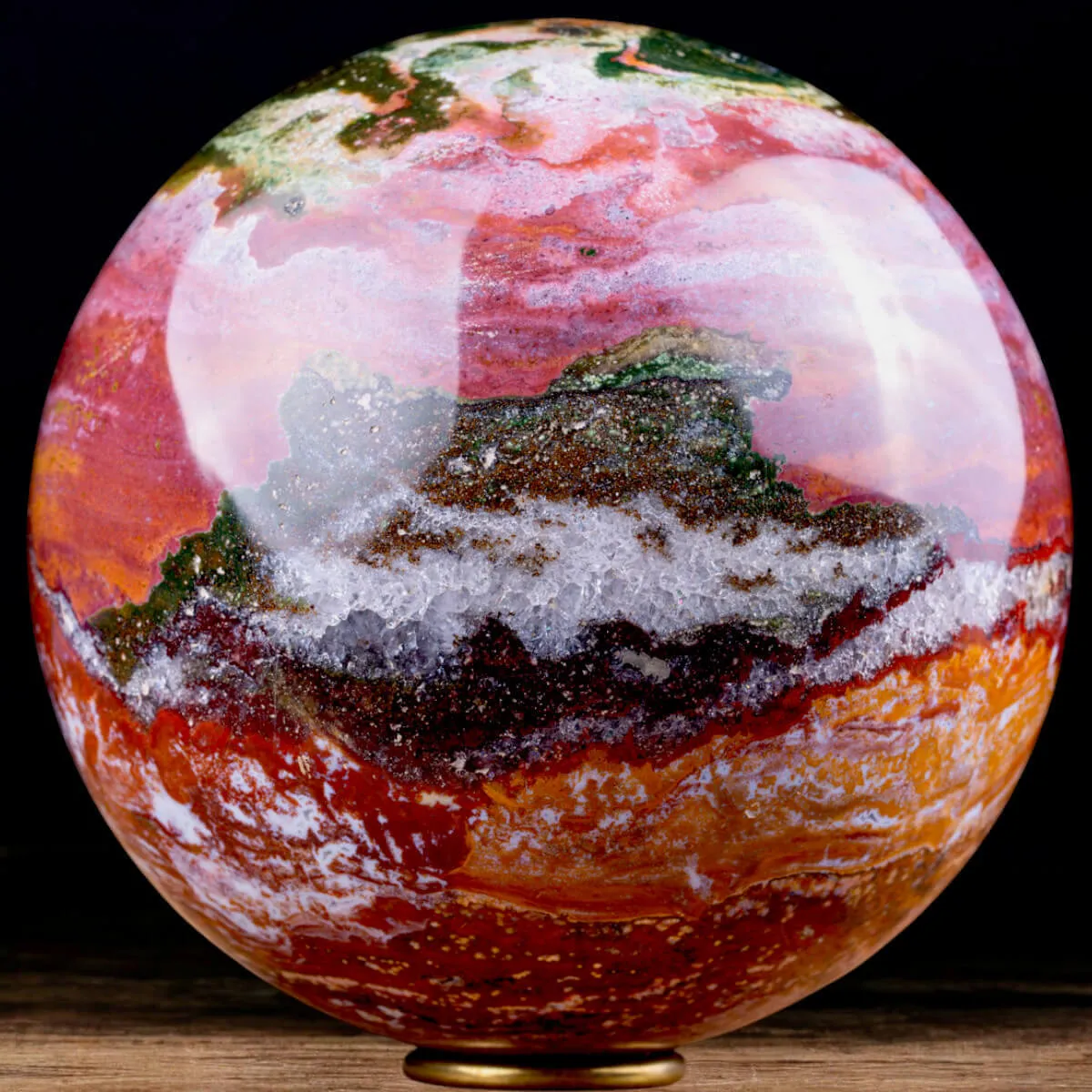 Sfera in Agata con Cristallizzazioni di Quarzo.
