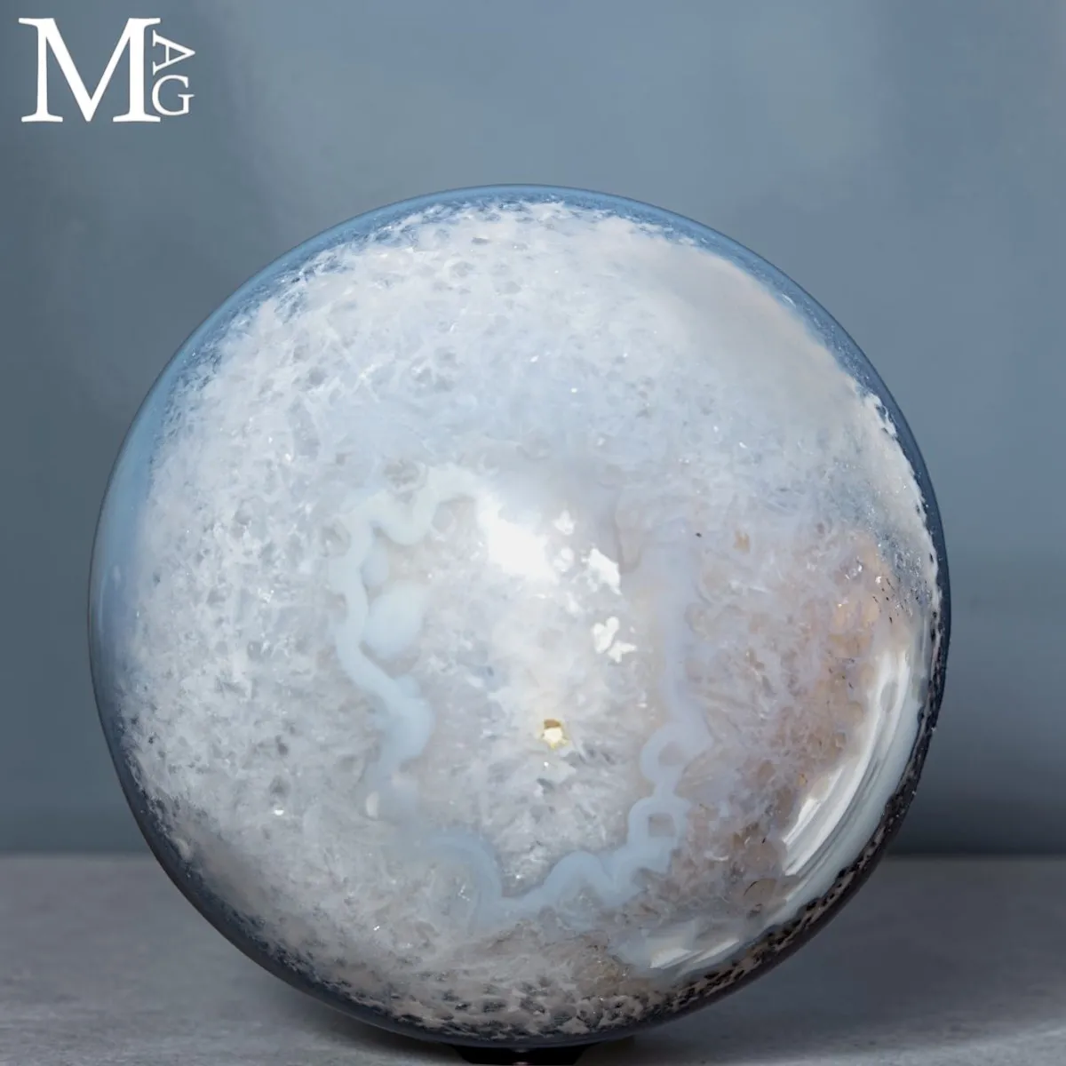 Sfera in Agata a Bande con Quarzo – Brasile