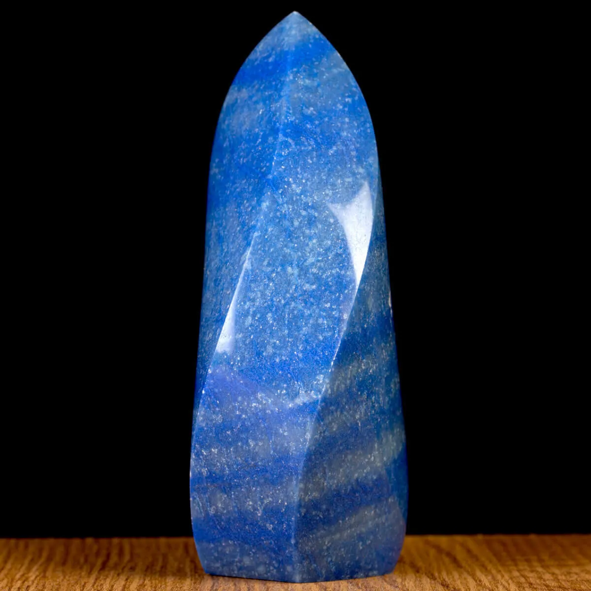 Scultura Fiamma in Quarzo Blu.