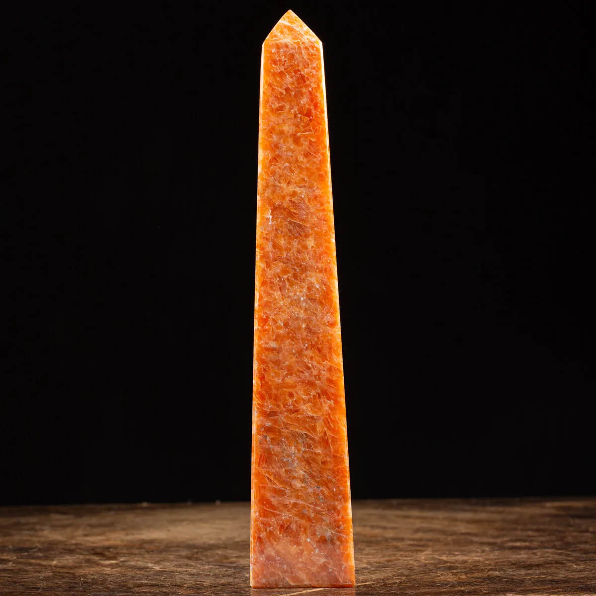 Obelisco in Calcite