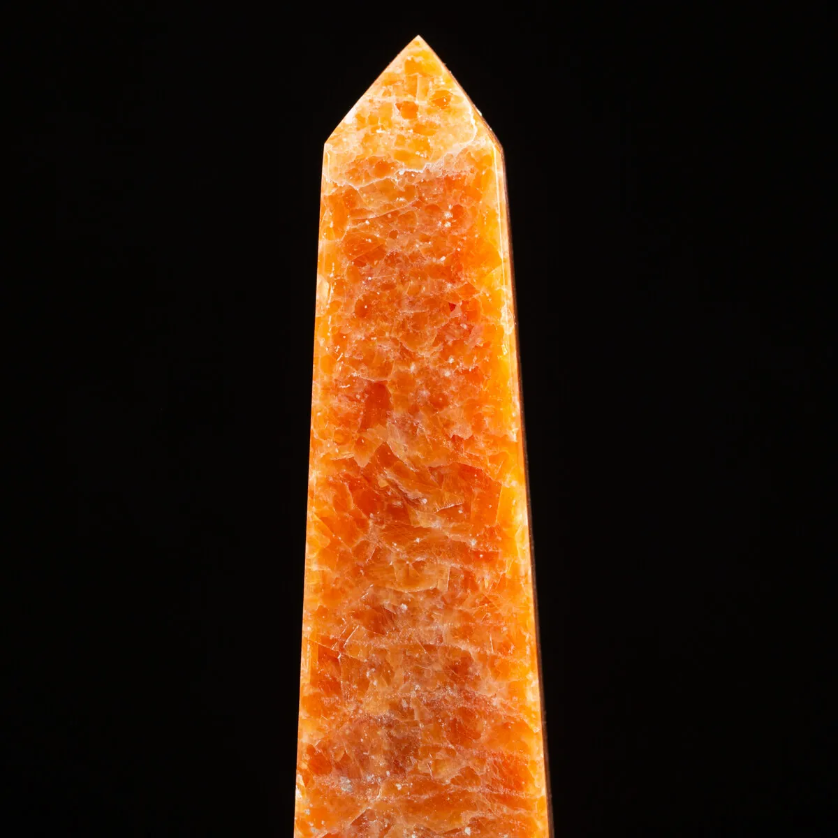Obelisco in Calcite