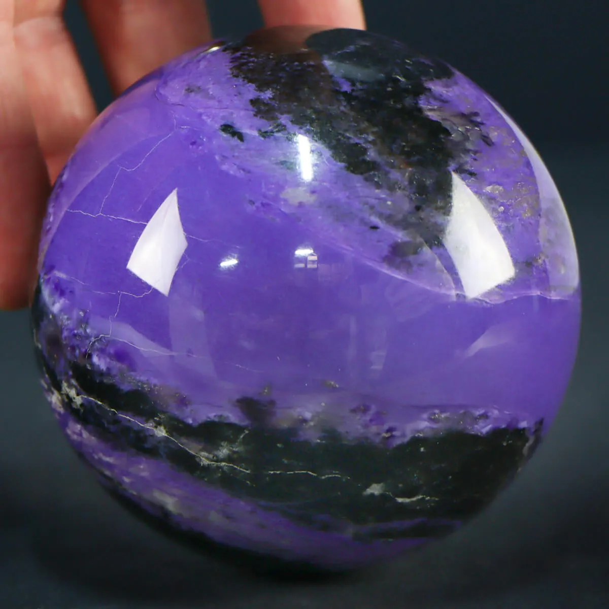 Sfera in Charoite