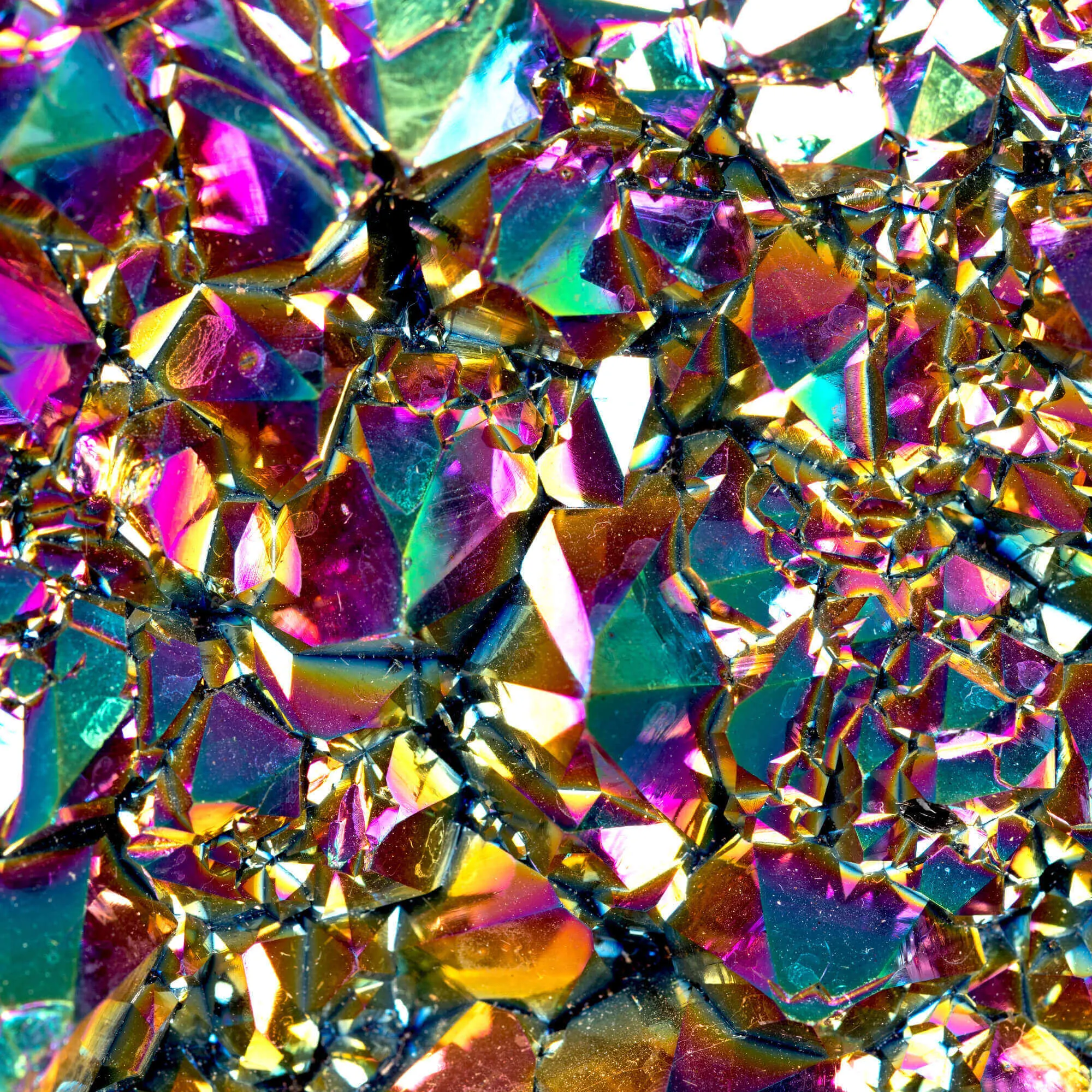 Drusa di Ametista Electroplated – Colori Iridescenti.