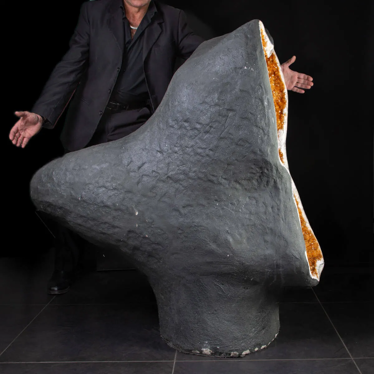 Un Magnifico Geode di Quarzo Citrino dal Brasile - Un Capolavoro Unico