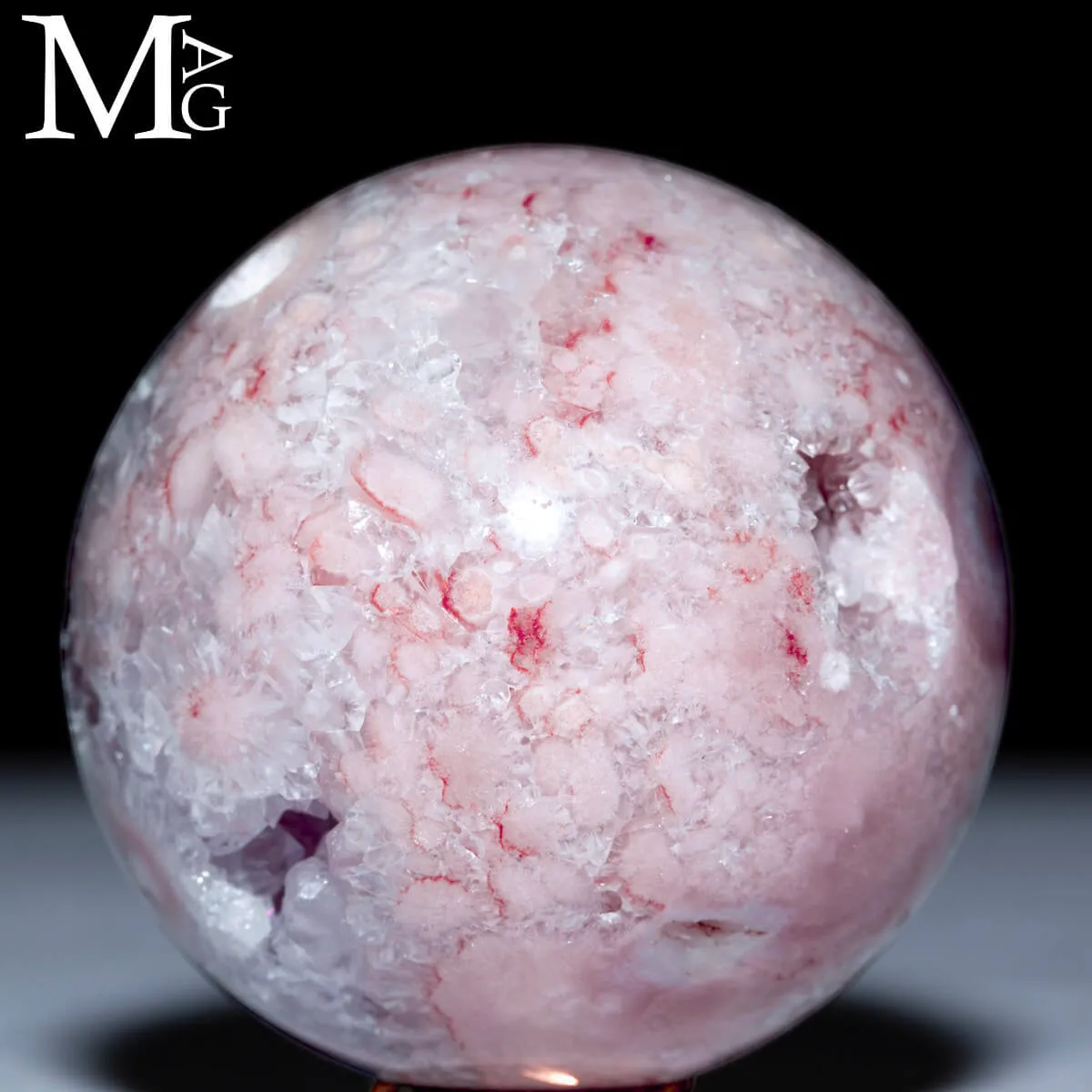 Agata Sakura del Madagascar – Sfera Intagliata con Druse di Quarzo