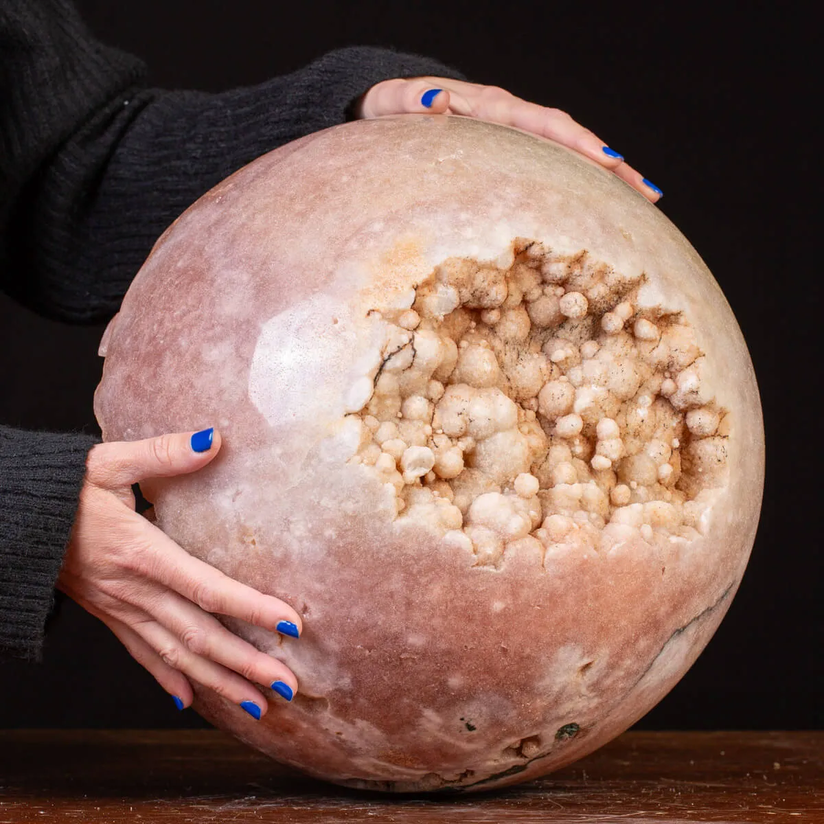 Stupenda Sfera di Ametista Rosa Botroidale.