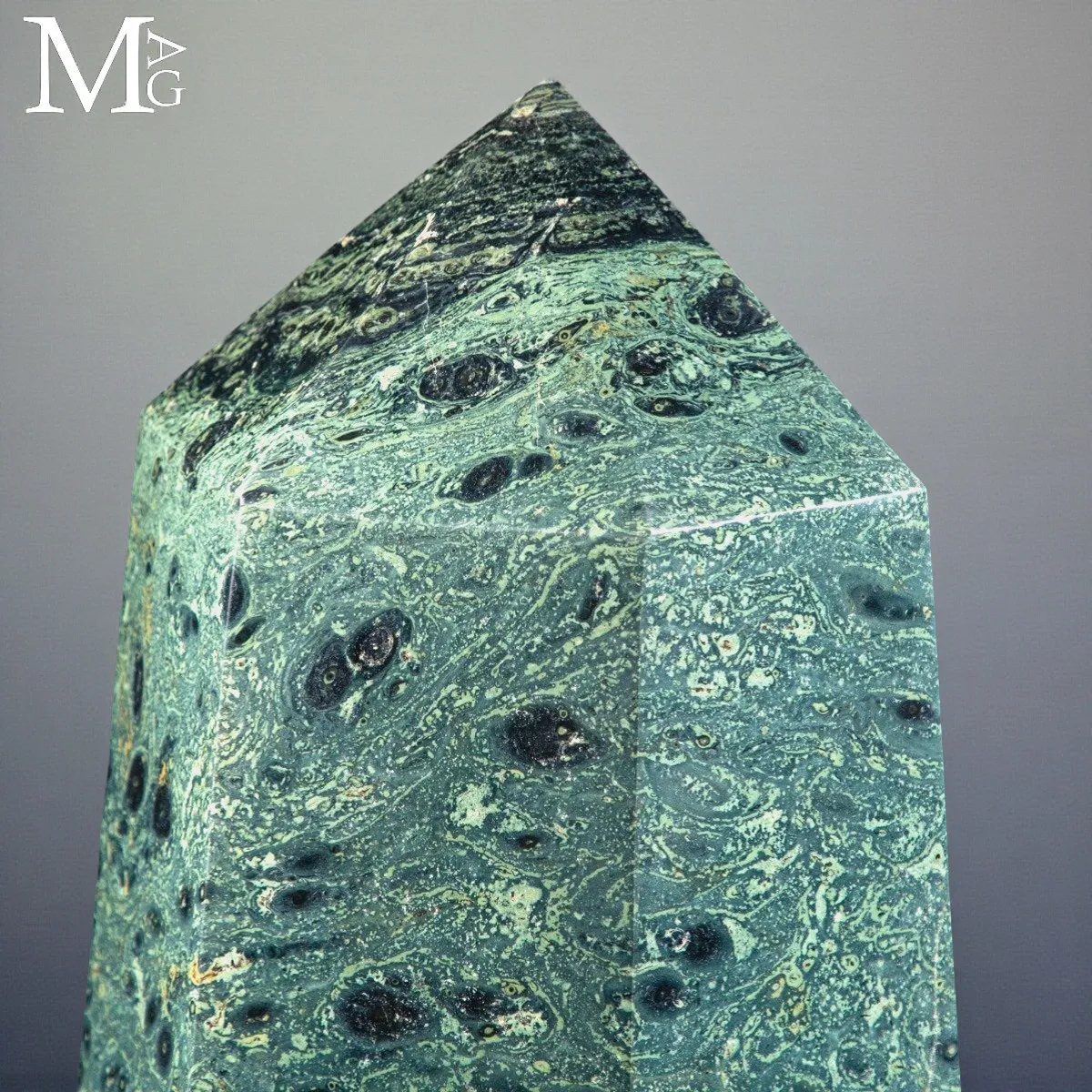 Obelisco in Diaspro Kambaba del Madagascar – Monolite