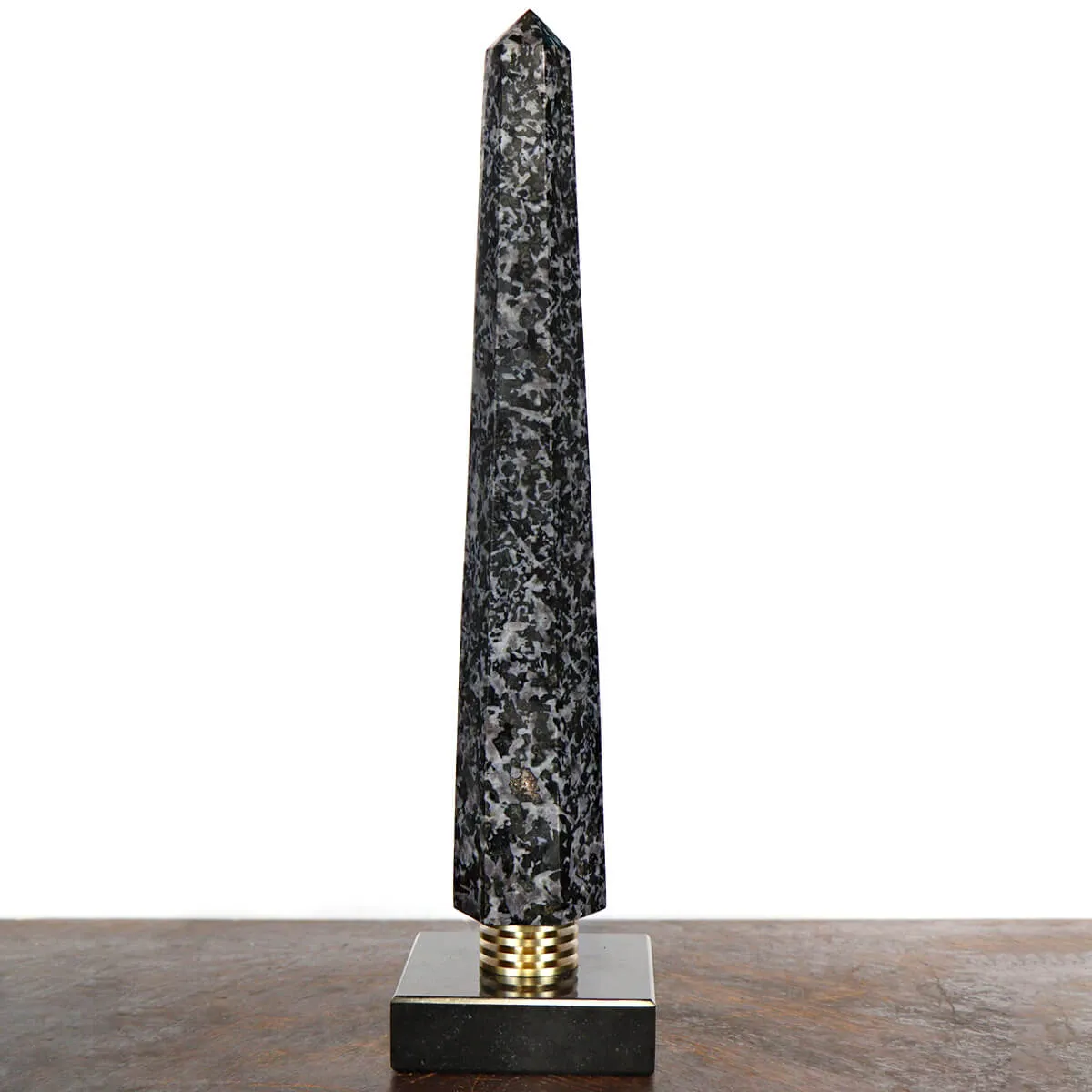 Obelisco Indigo Gabbro