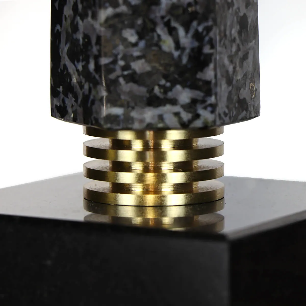Obelisco Indigo Gabbro