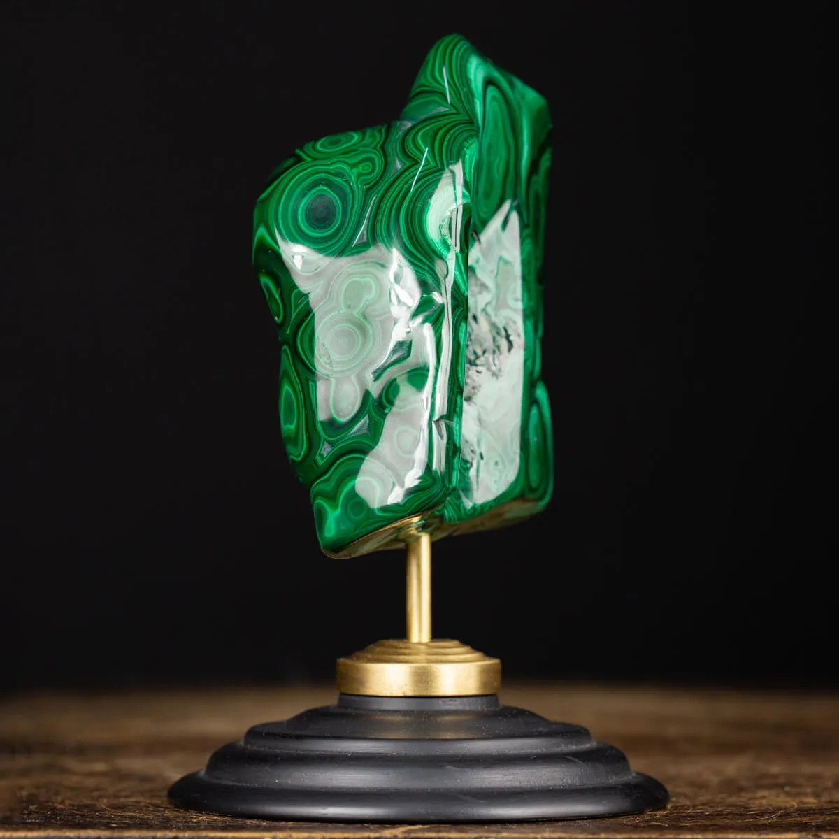 Malachite su Piedistallo in Ottone e Legno