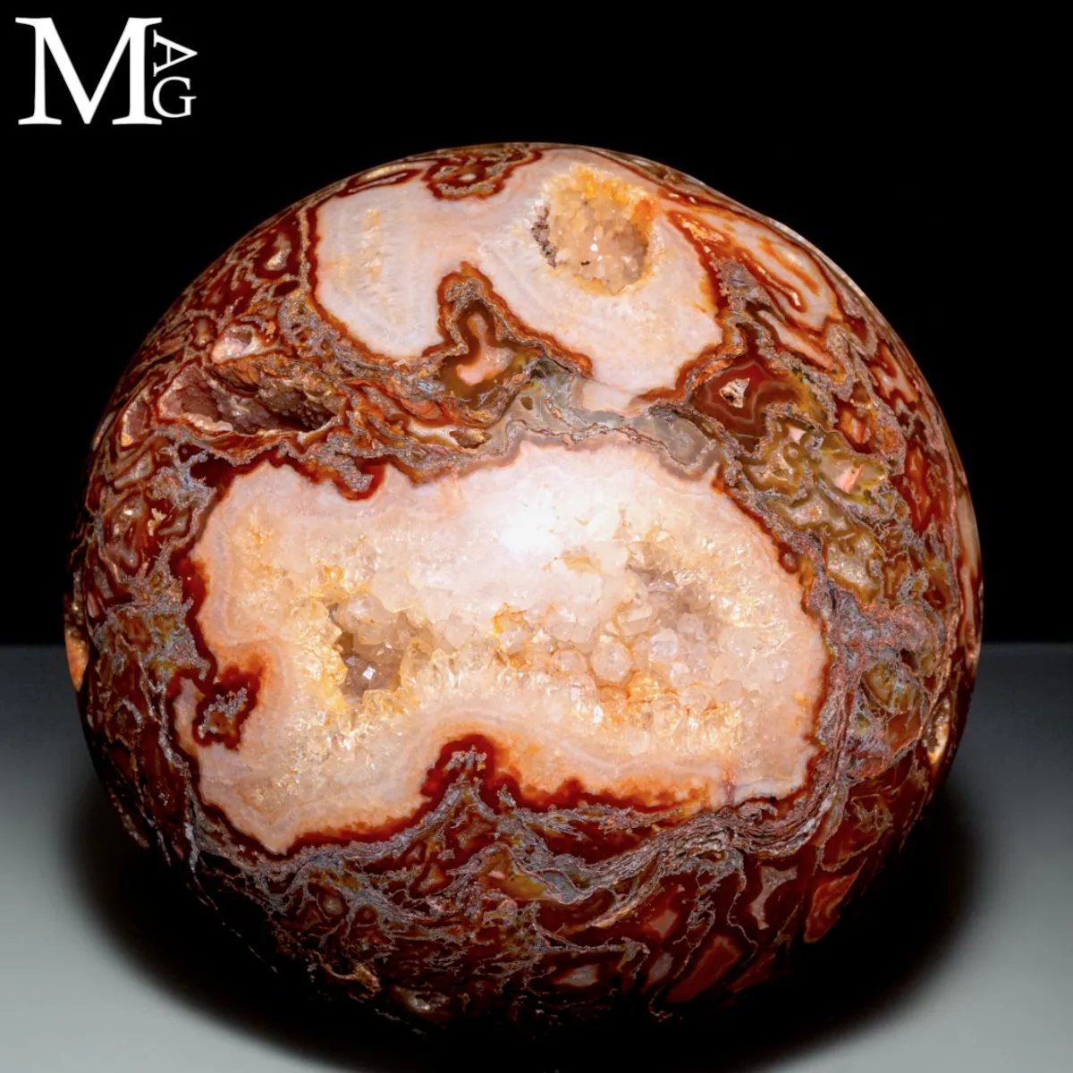 Sfera in Agata Muschiata Rossa del Madagascar
