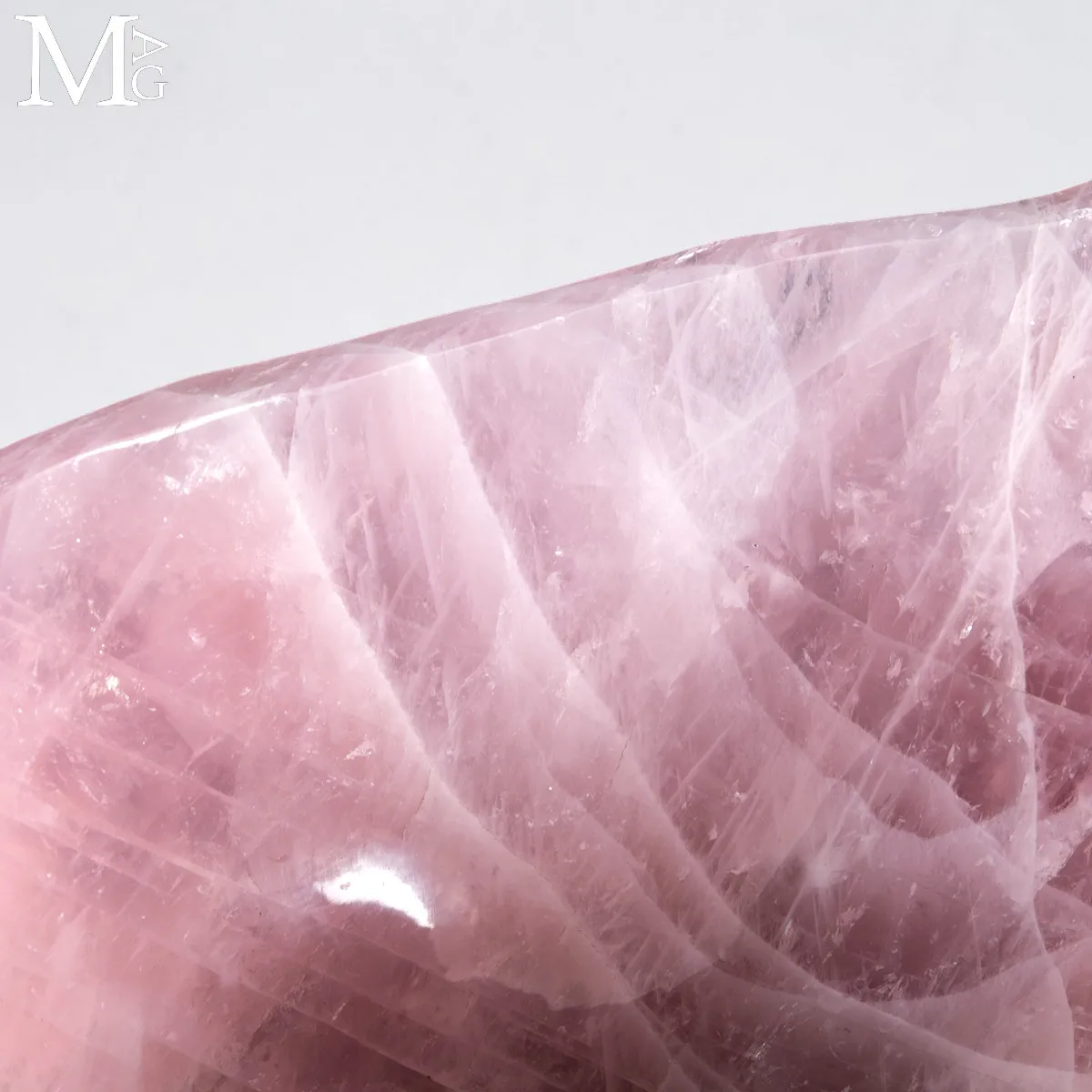 Vasca Monolitica in Quarzo Rosa Naturale.