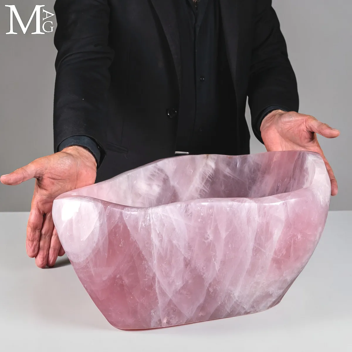 Vasca Monolitica in Quarzo Rosa Naturale.