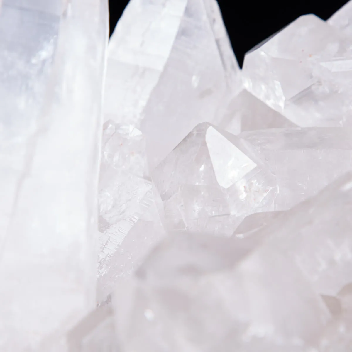 Drusa di Quarzo: Riflessi di Energia e Armonia.