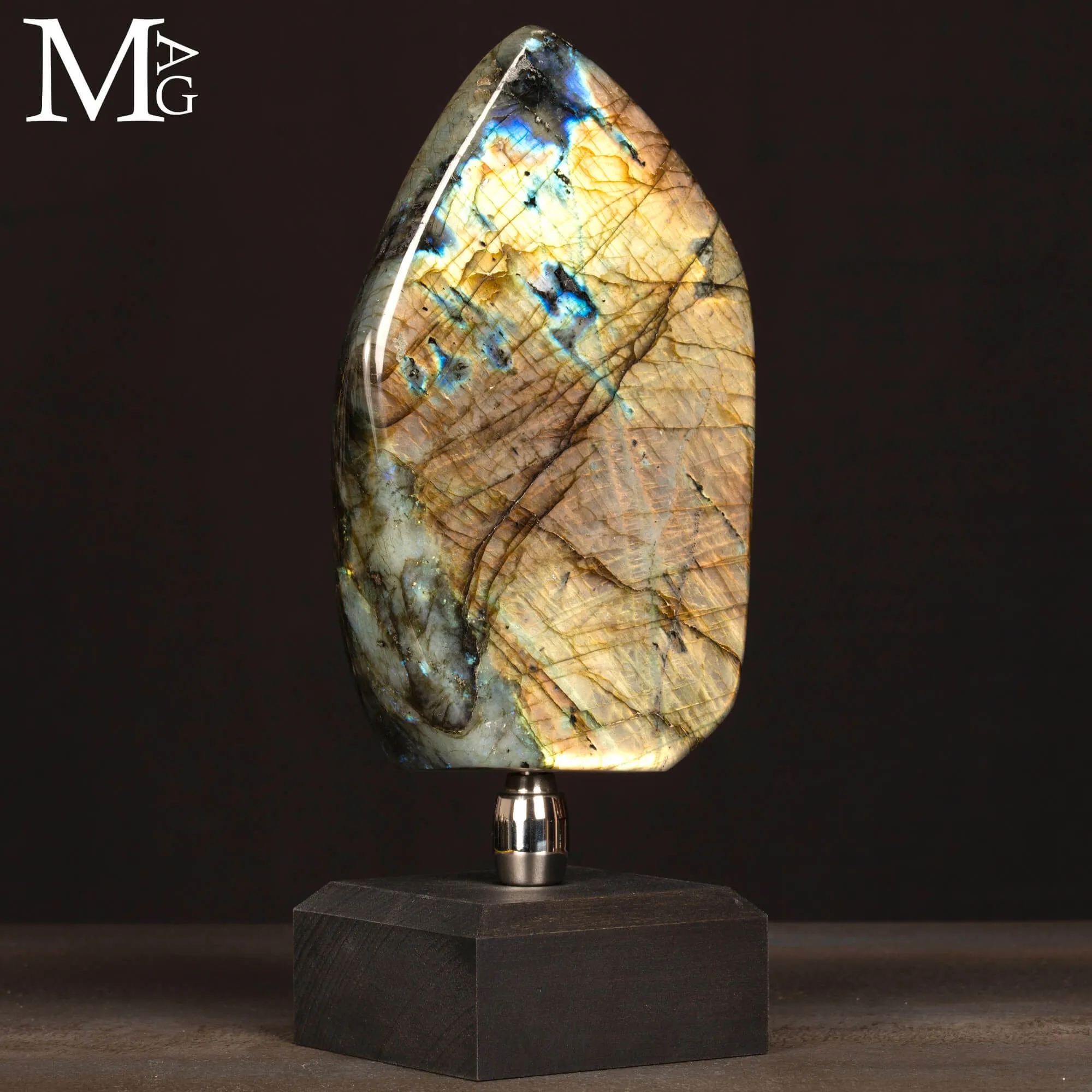Labradorite con Riflessi Dorati e Aranciati