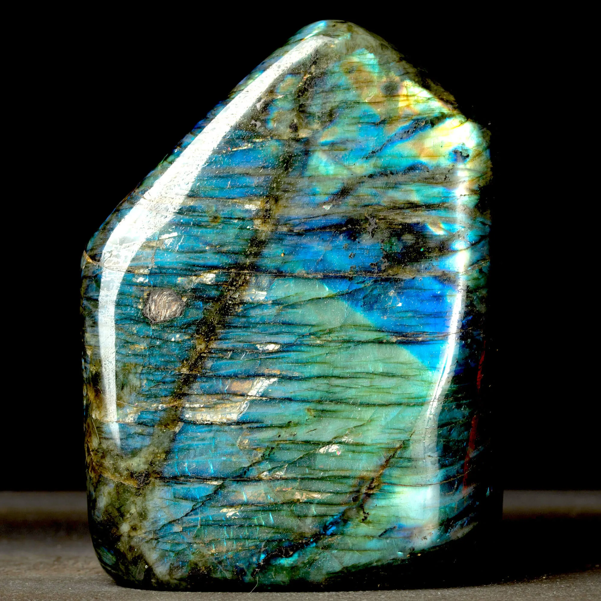 Labradorite: esplosione di luce.