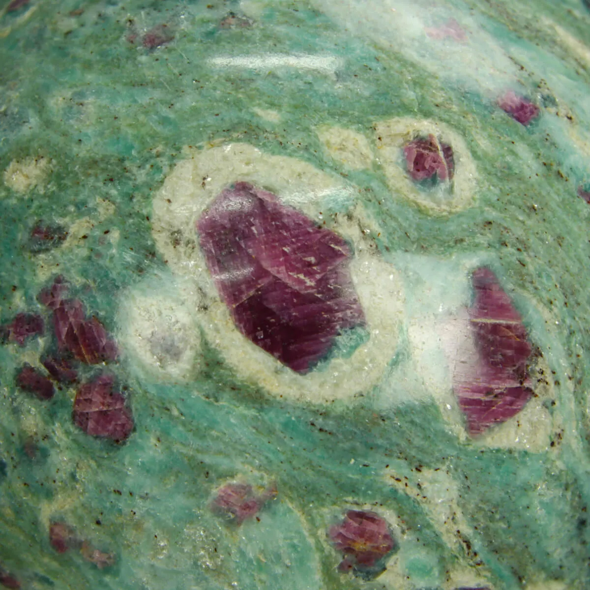 Sfera di Rubino-Fuchsite