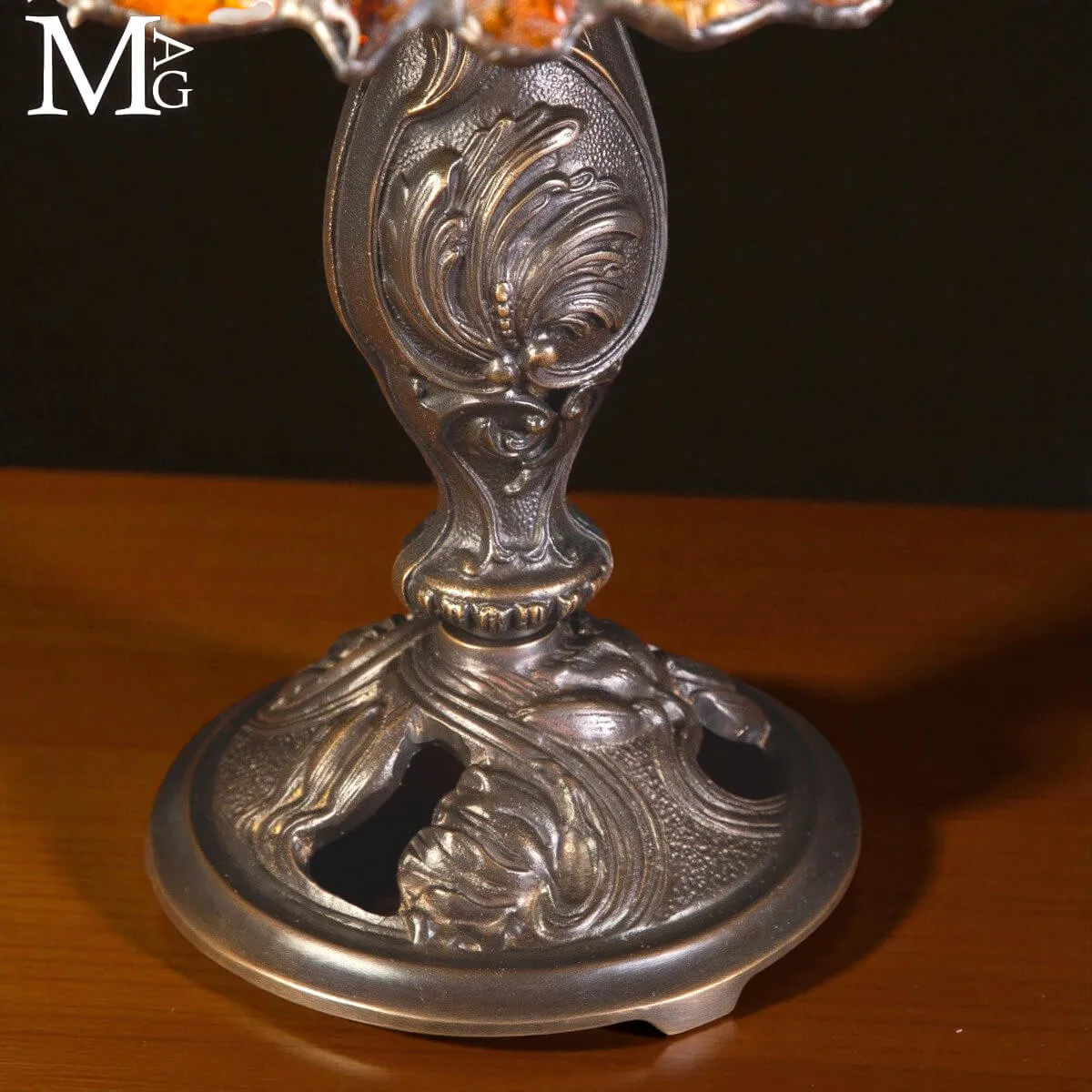 Lampada in ambra fossile – stile Tiffany.