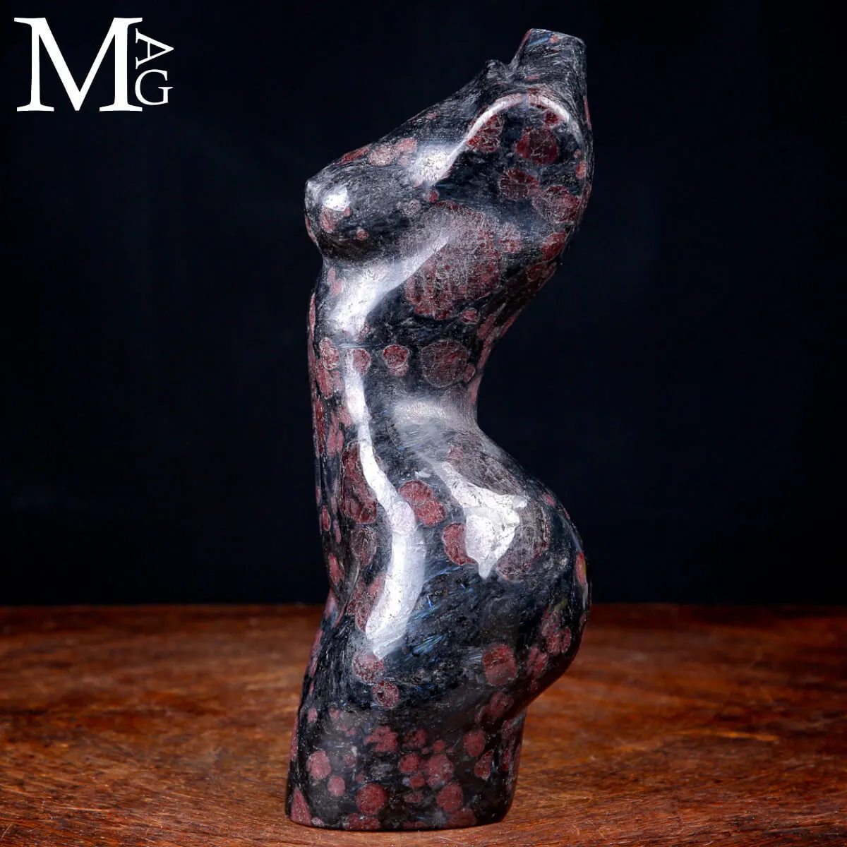 Scultura Corpo Femminile – Busto in Scisto con Granati