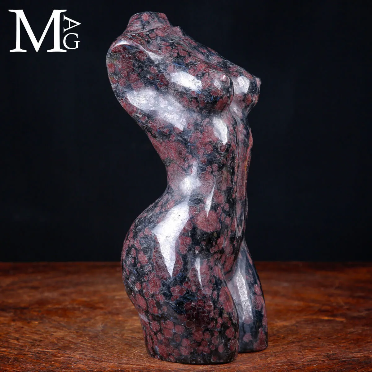 Scultura Corpo Femminile – Busto in Scisto con Granati