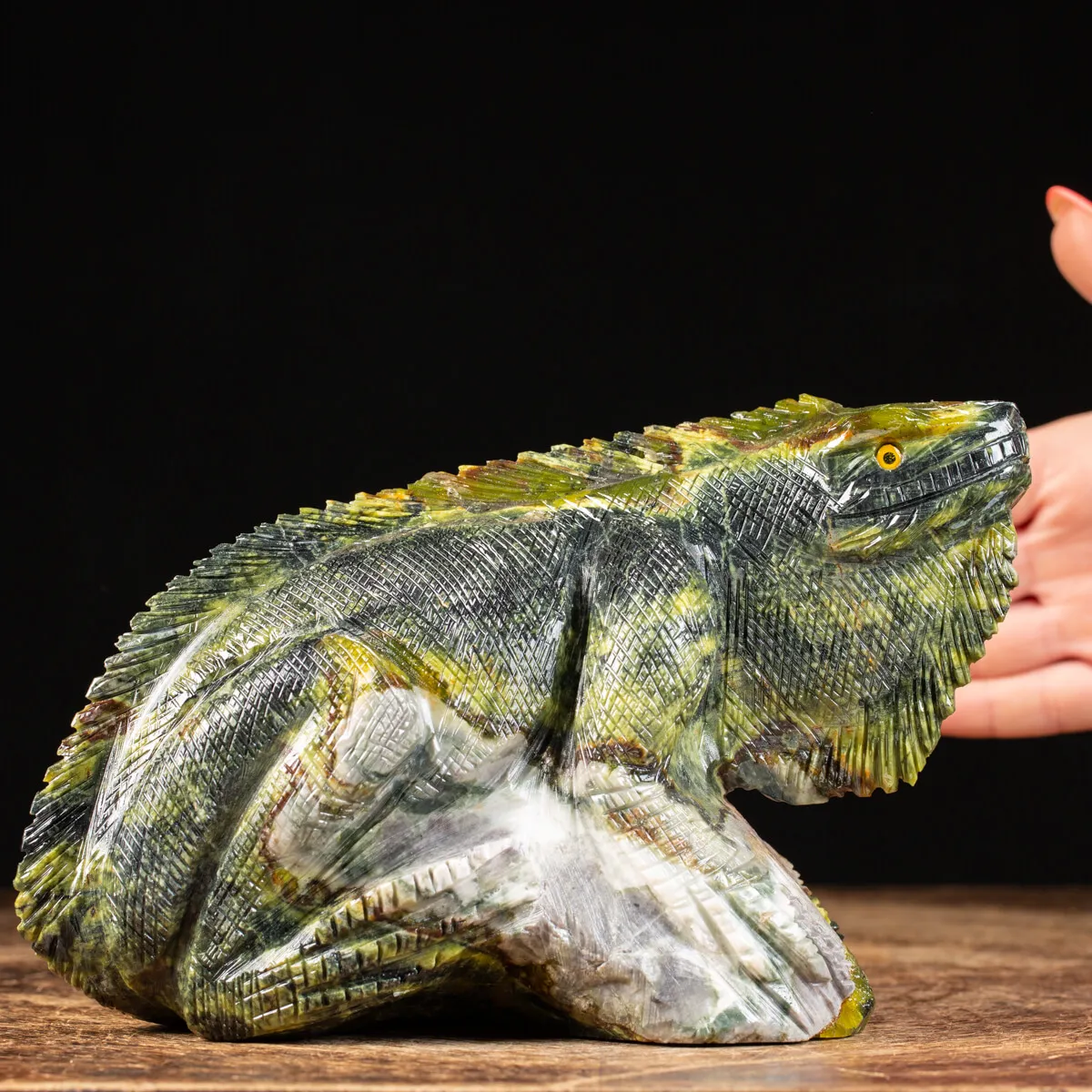 Statua Iguana In Gruppo Serpentino