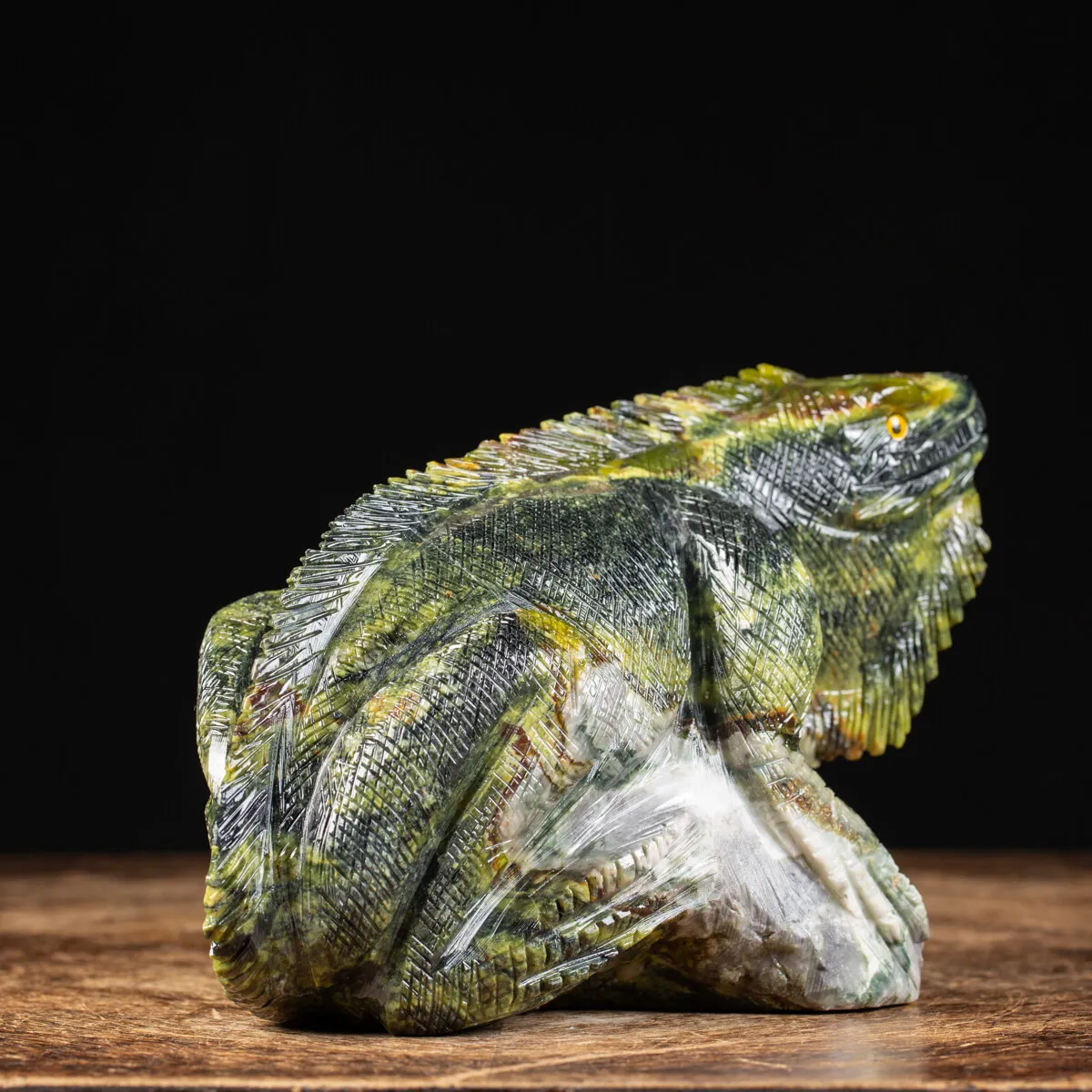 Statua Iguana In Gruppo Serpentino