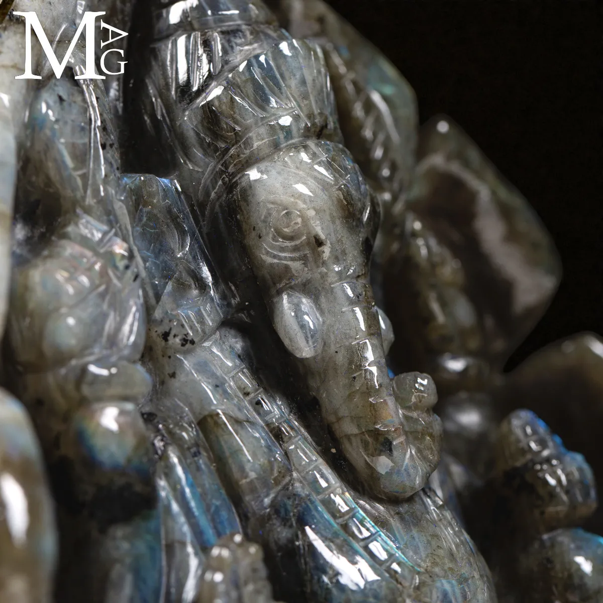 Lord Ganesh – Scultura in labradorite intagliata a mano.
