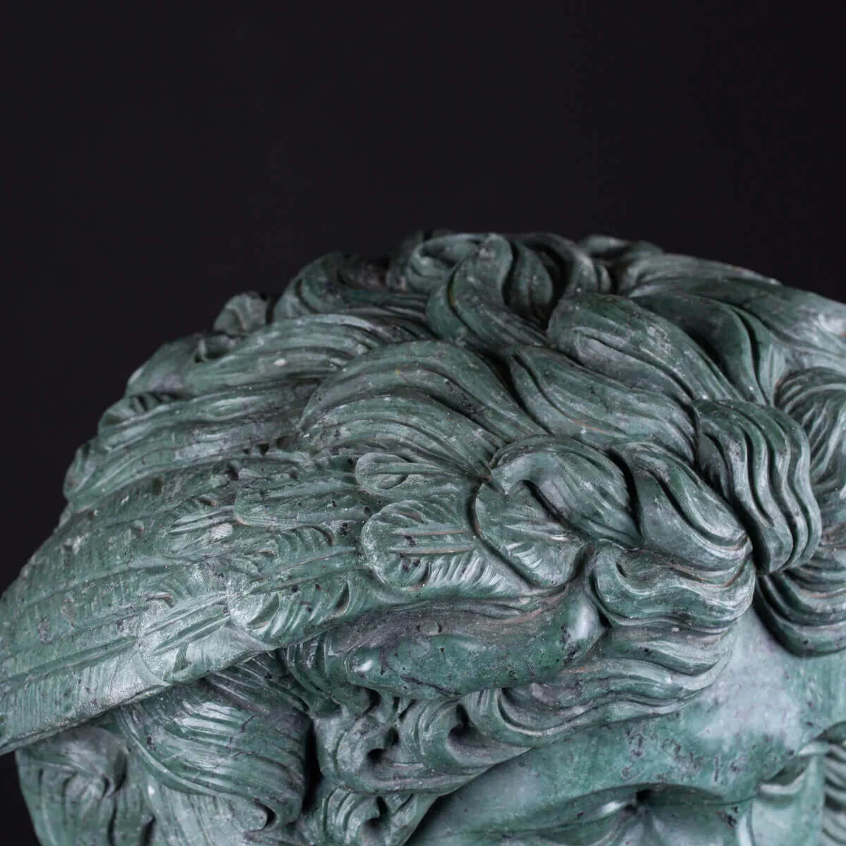 Scultura in Marmo di: Medusa, prima della Trasformazione.