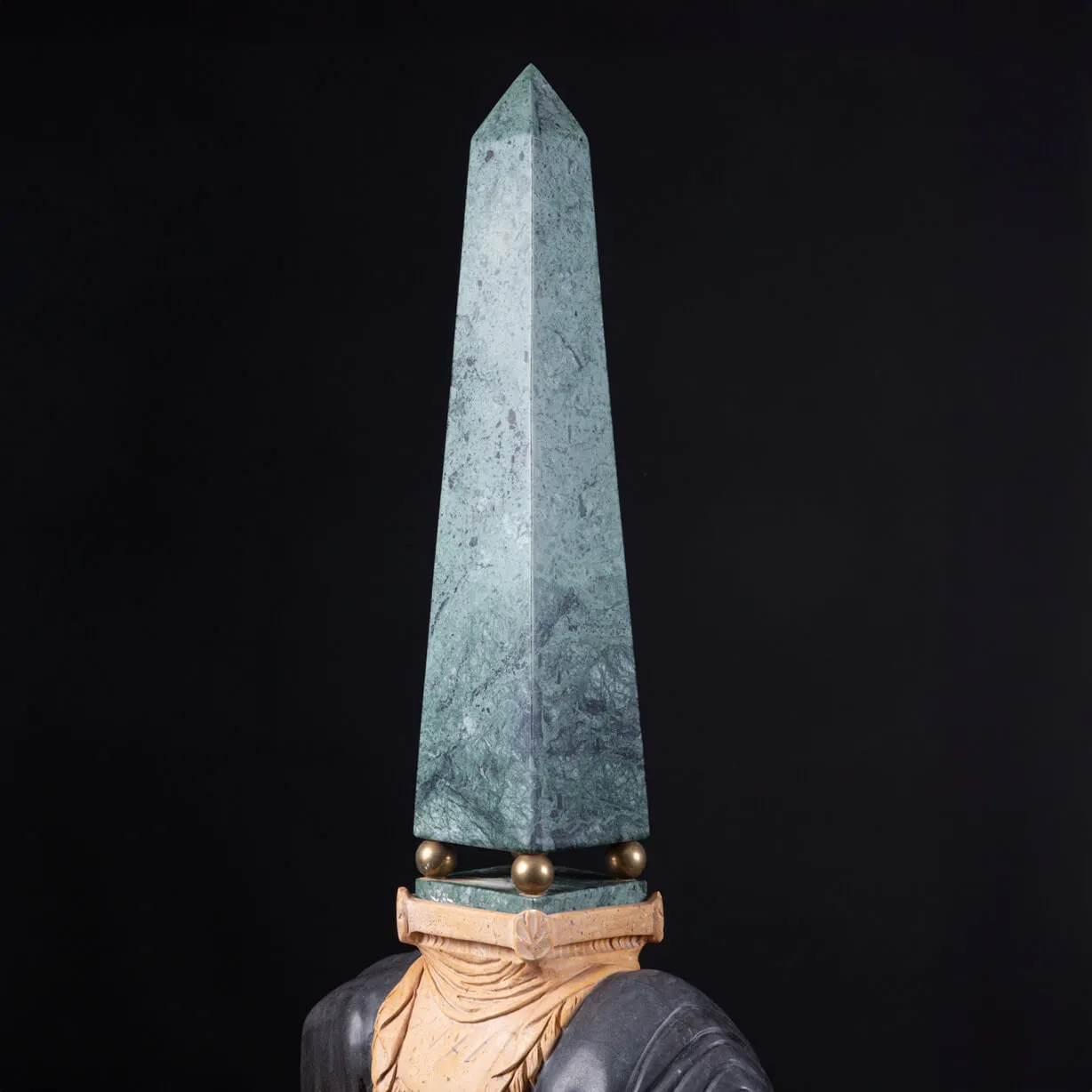 Sculture in pregiato marmo italiano - Rinoceronti con obelischi