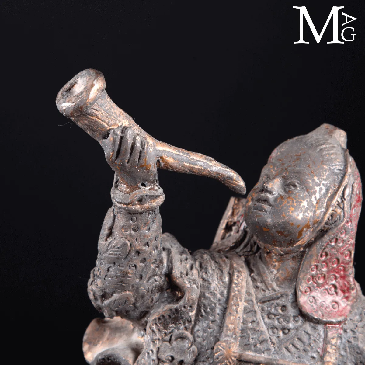 Scultura in Bronzo - Guerriero Cerimoniale Orientale.