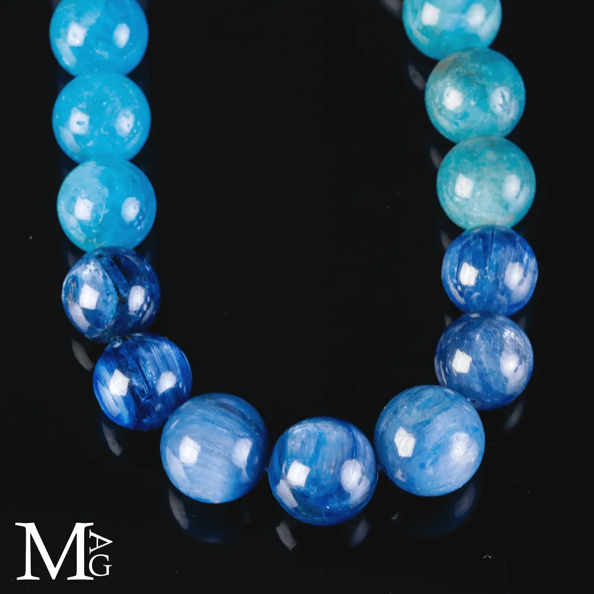 Collana in Kyanite, Neon Apatite e Acquamarina.