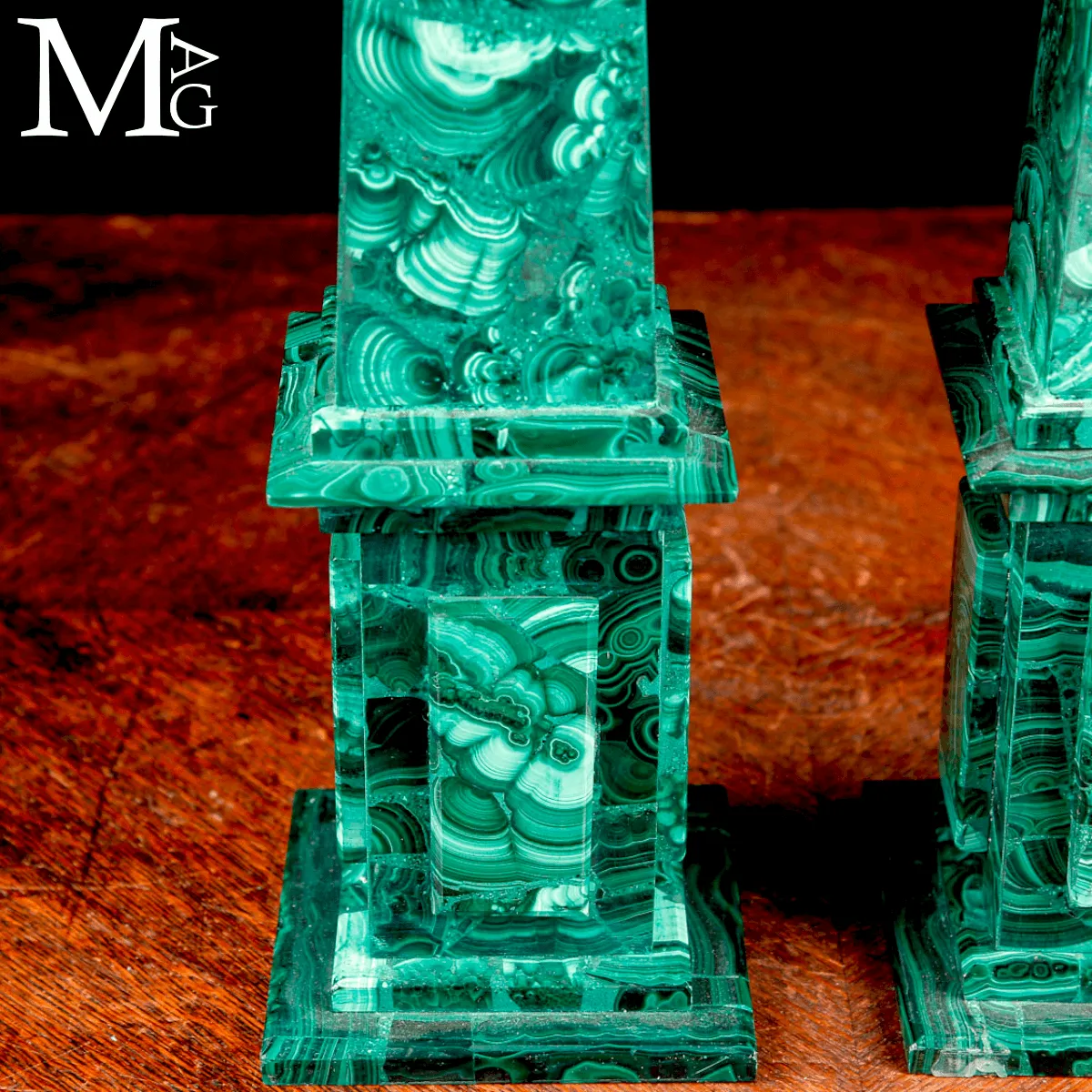Coppia di Obelischi in Malachite.