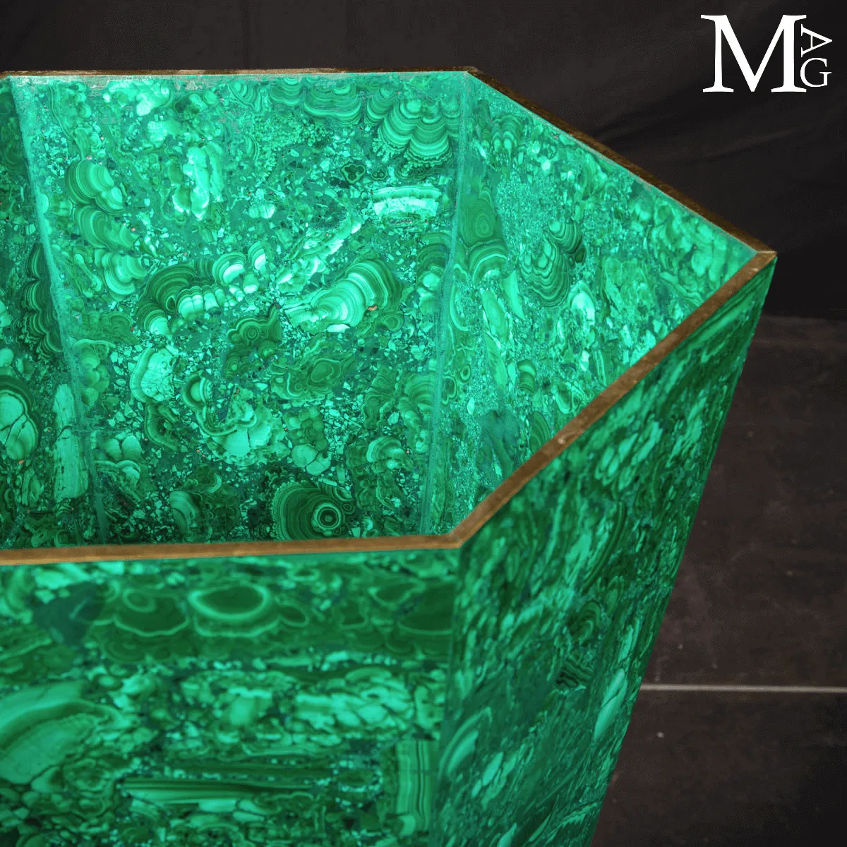 Vaso Imperiale in Malachite - Arredo Lapidario.